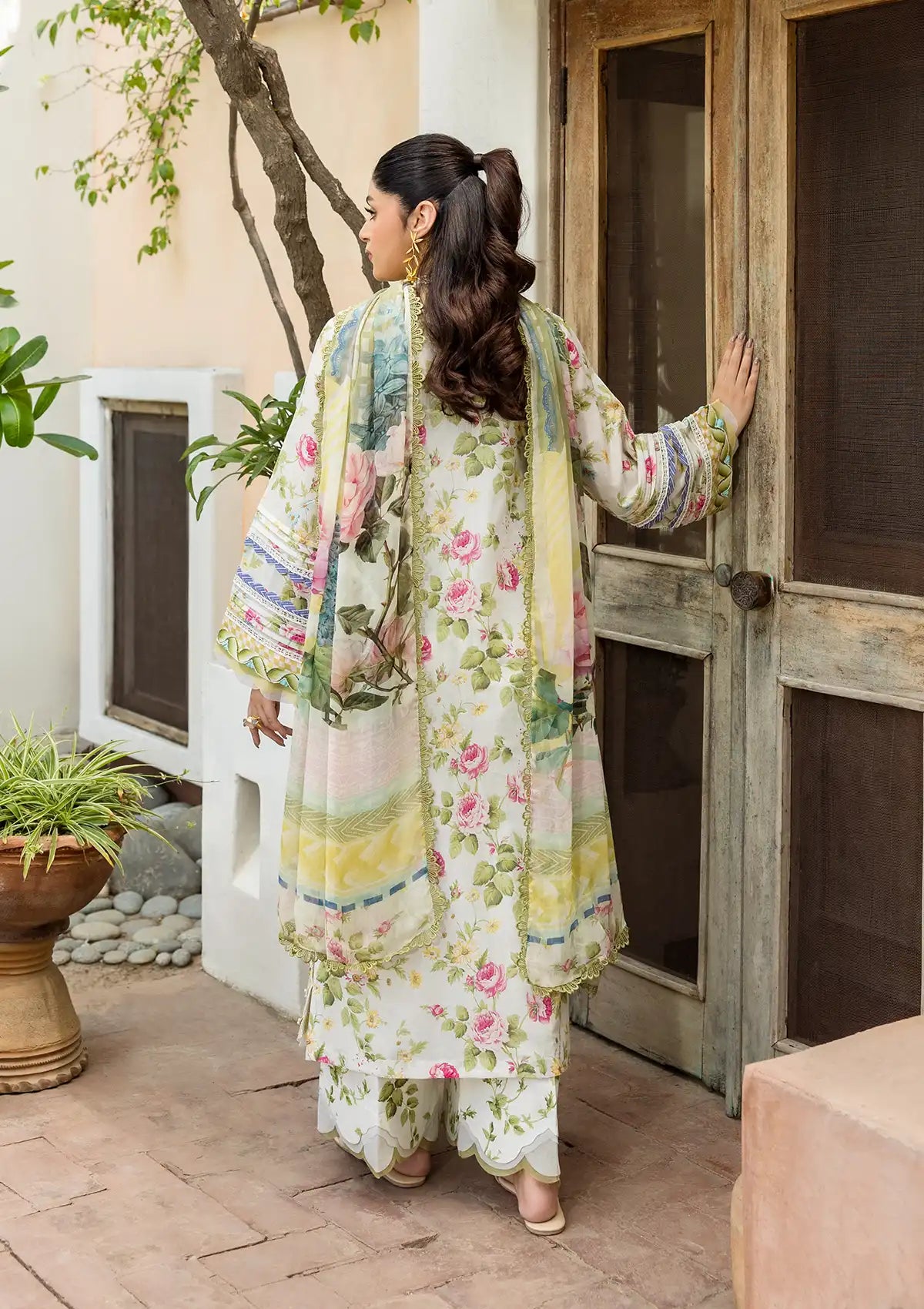 mohsin-saeed-fabrics-designer-daily-wear-formal-and-wedding-suits-within-budget-This-product-is-from-elaf-prints-lawn25-ecd-05a-gladiolus-grace-is-available-on-Mohsin-saeed-fabrics-website.