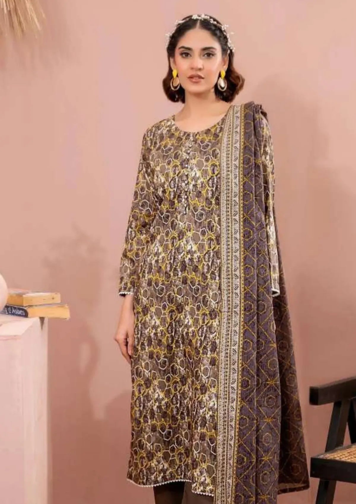 mohsin-saeed-fabrics-is-selling-online-and-in stores-Luxury-daily-wear-wedding-wear-formal-wear-in-budgeted-price-This-product-is-from-zesh-printed-lawn25-drop-27-artical-01-is-available-on-Mohsin-saeed-fabrics-website.