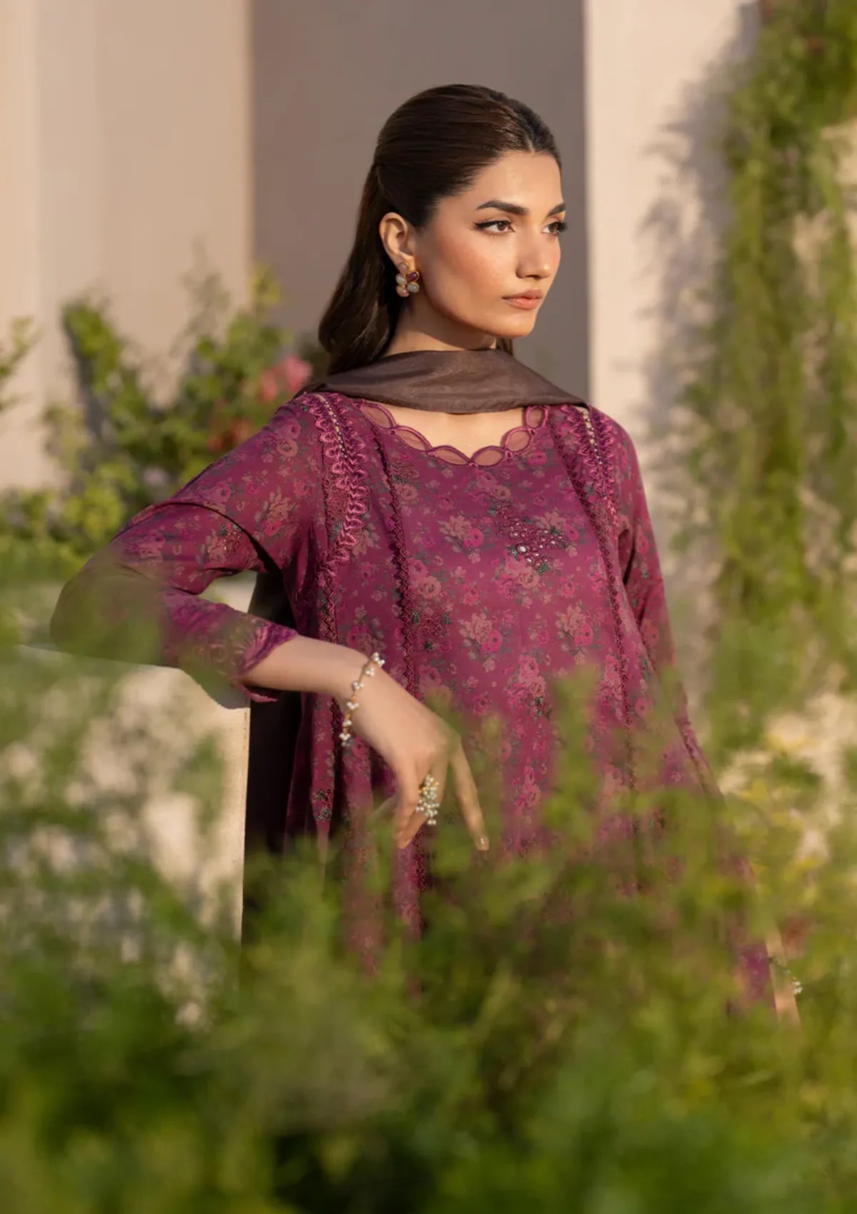 mohsin-saeed-fabrics-affordable-luxury-outfits-for-daily-formal-and-wedding-wear-This-product-is-from-iznik-festive-eid-lawn25-efl-09-is-available-on-Mohsin-saeed-fabrics-website.