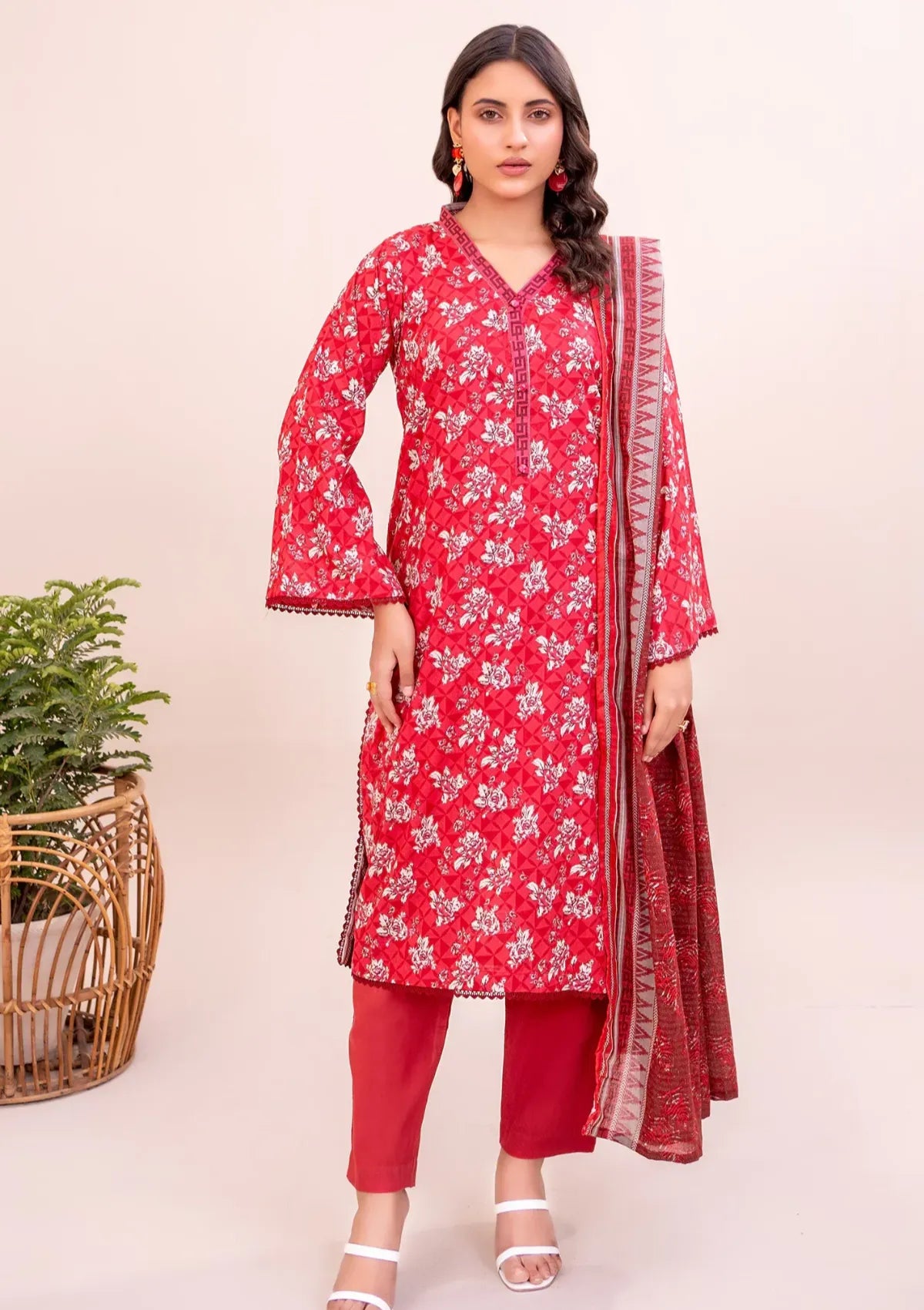 mohsin-saeed-fabrics-affordable-luxury-outfits-for-daily-formal-and-wedding-wear-This-product-is-from-sohaye-premium-lawn25-d-02-is-available-on-Mohsin-saeed-fabrics-website.