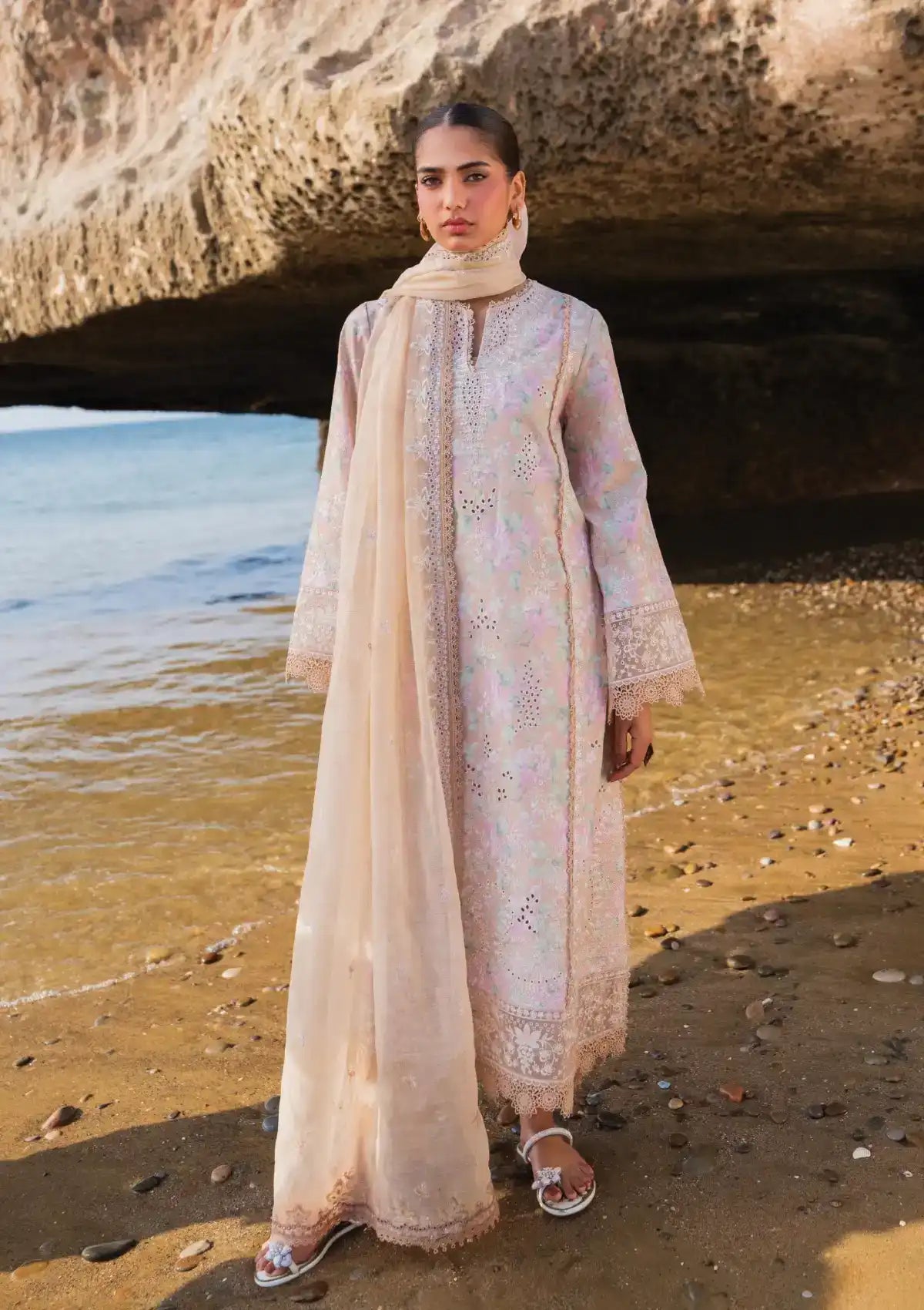 mohsin-saeed-fabrics-is-selling-online-and-in stores-Luxury-daily-wear-wedding-wear-formal-wear-in-budgeted-price-This-product-is-from-afrozeh-endless-summer-lawn25-al-25-v6-04-zephyria-is-available-on-Mohsin-saeed-fabrics-website.
