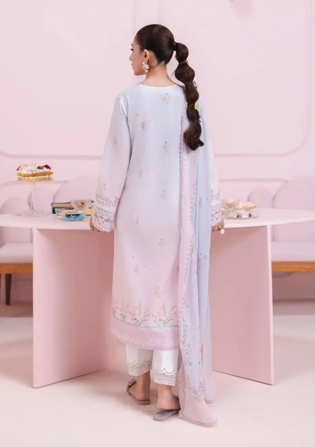 mohsin-saeed-fabrics-is-selling-online-and-in stores-Luxury-daily-wear-wedding-wear-formal-wear-in-budgeted-price-This-product-is-from-qalamkar-qprints-lawn25-vol-2-em-01b-blair-is-available-on-Mohsin-saeed-fabrics-website.