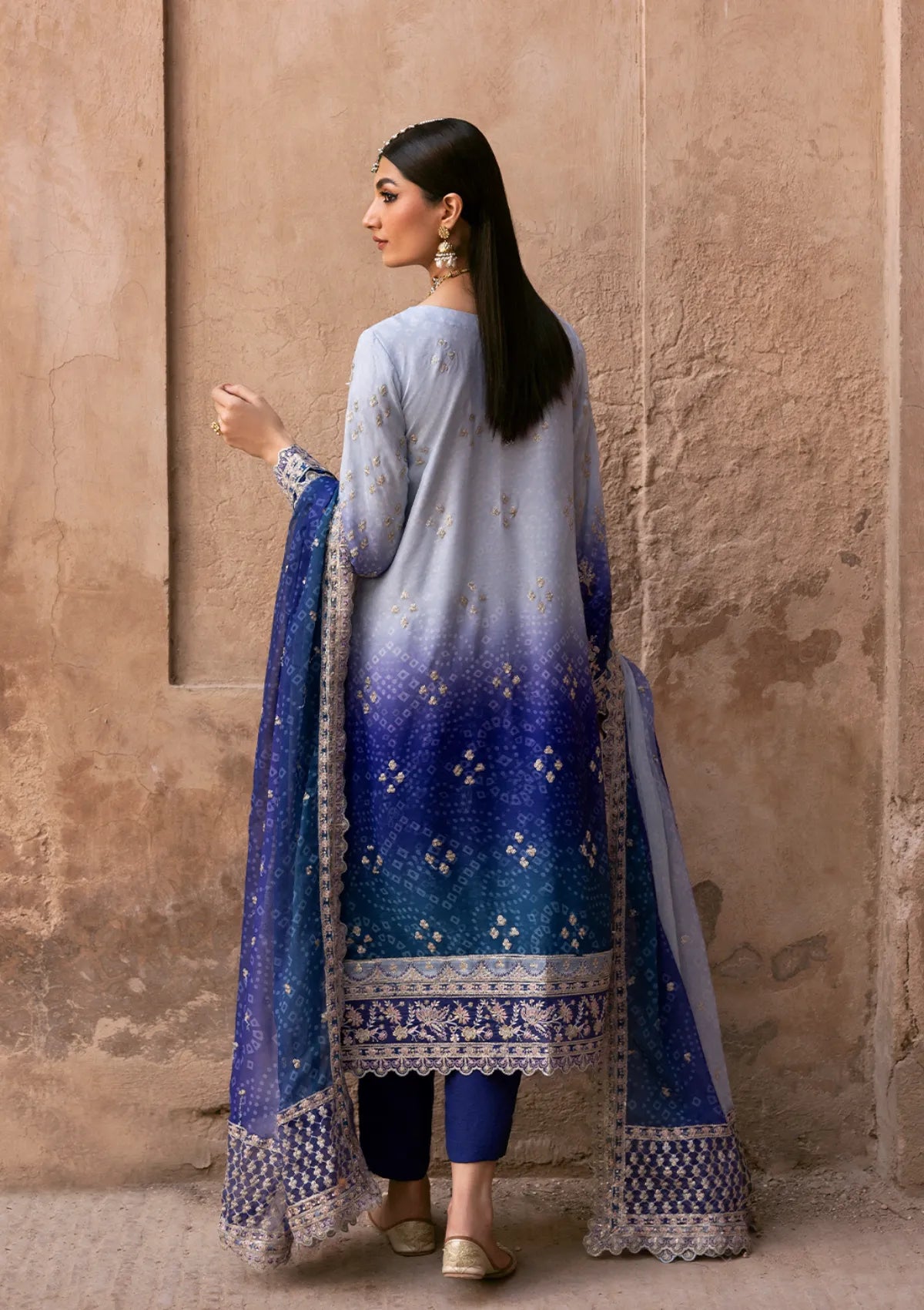 mohsin-saeed-fabrics-designer-daily-wear-formal-and-wedding-suits-within-budget-This-product-is-from-emaan-adeel-the-empress-wedding-formals25-aurevia-is-available-on-Mohsin-saeed-fabrics-website.