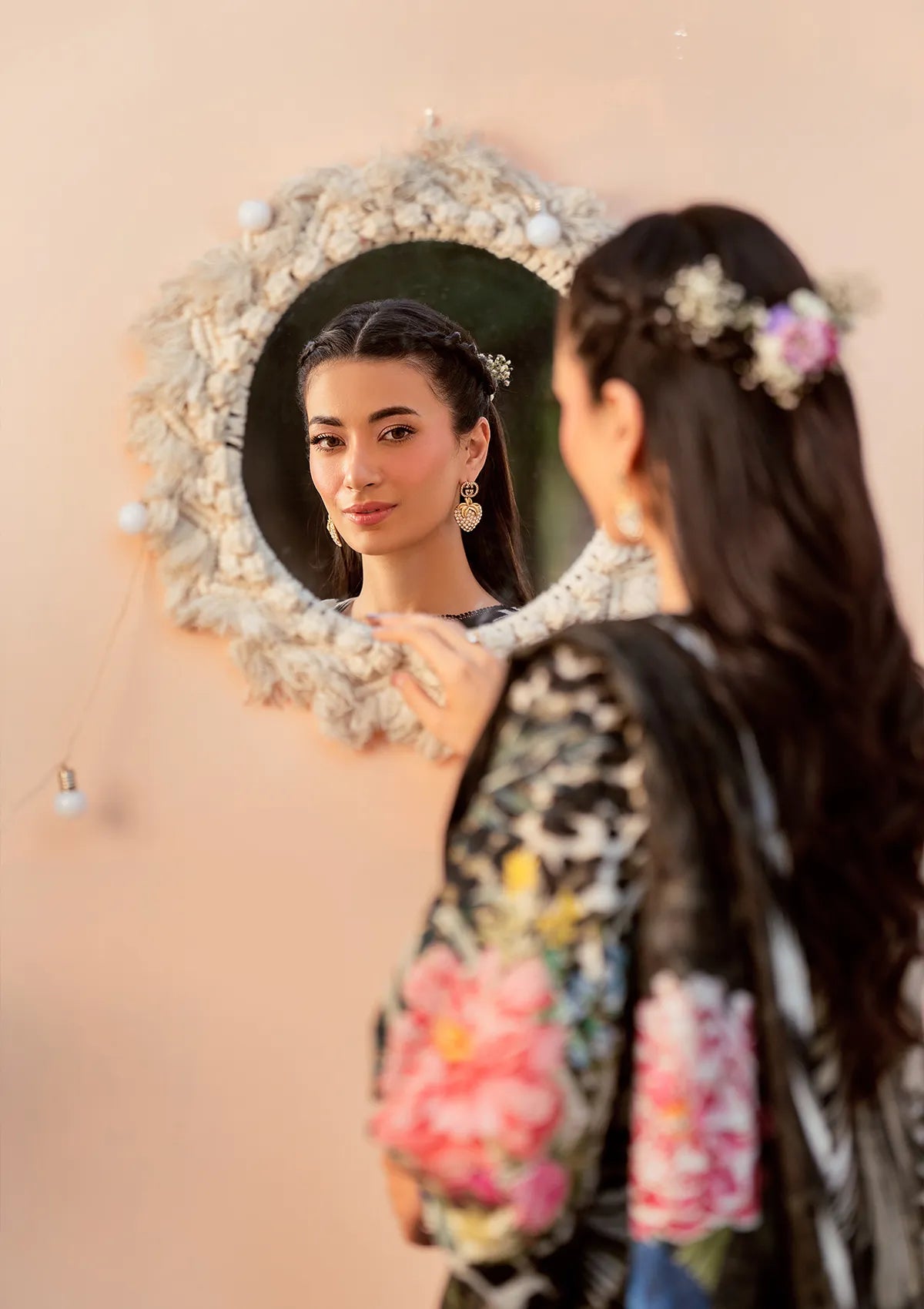 mohsin-saeed-fabrics-designer-daily-wear-formal-and-wedding-suits-within-budget-This-product-is-from-elaf-prints-lawn25-vol-2-eps-4b-noir-essence-is-available-on-Mohsin-saeed-fabrics-website.