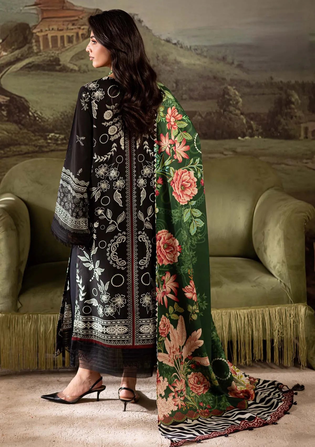 mohsin-saeed-fabrics-is-selling-online-and-in stores-Luxury-daily-wear-wedding-wear-formal-wear-in-budgeted-price.This-product-is-from-nureh-signature-printed-linen25-sp-178-is-available-on-Mohsin-saeed-fabrics-website.