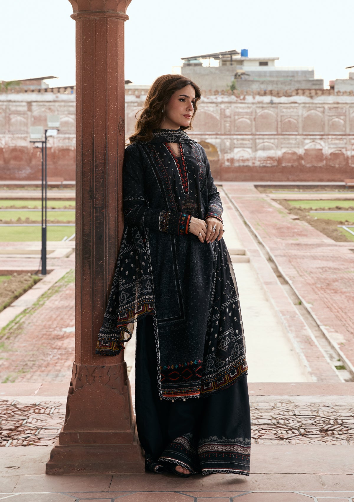 Kahf Prints Lawn'26 KPS-5A GUL-E-SIYAH