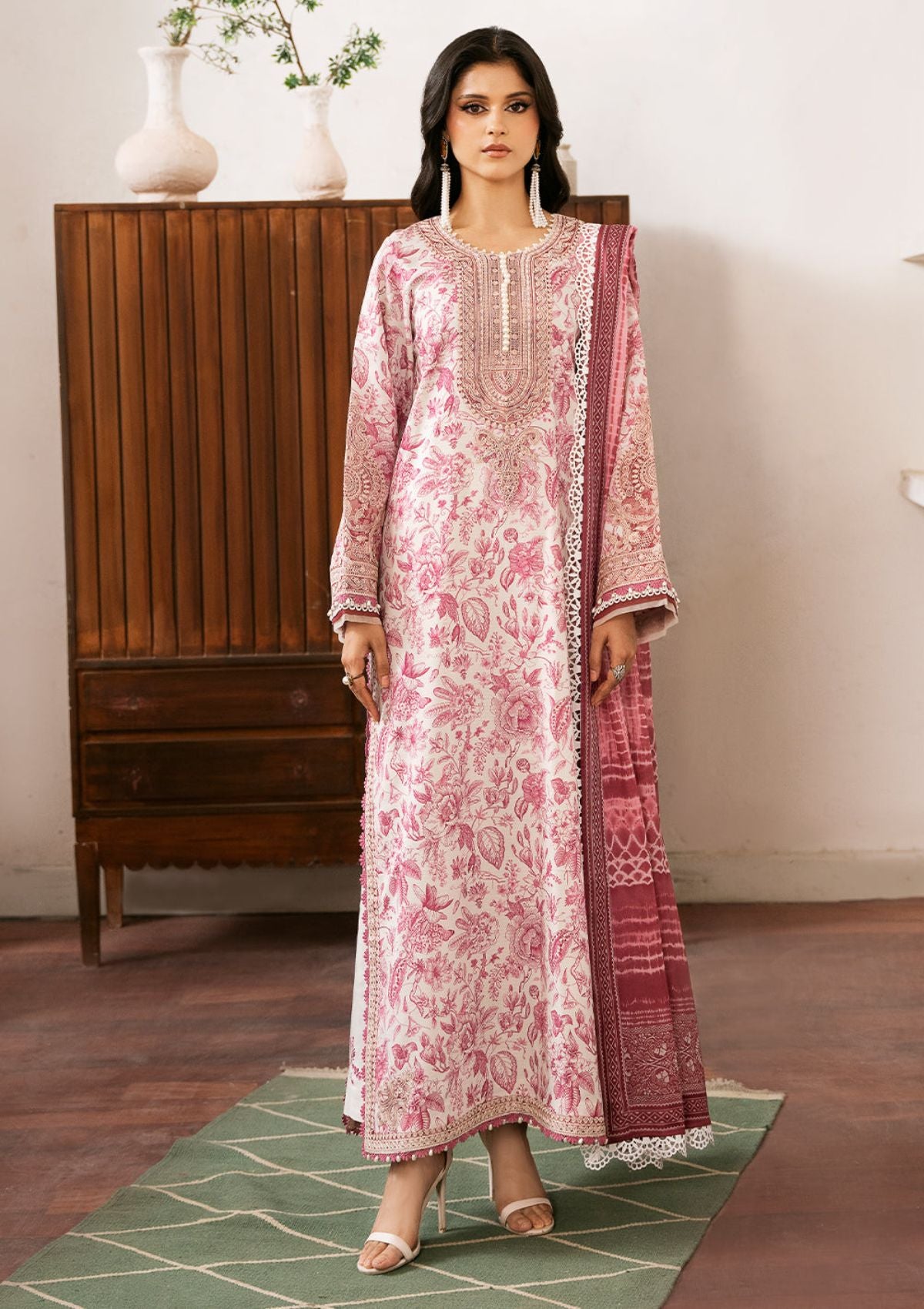 Bin Ilyas Noura Lawn'24 74-B
