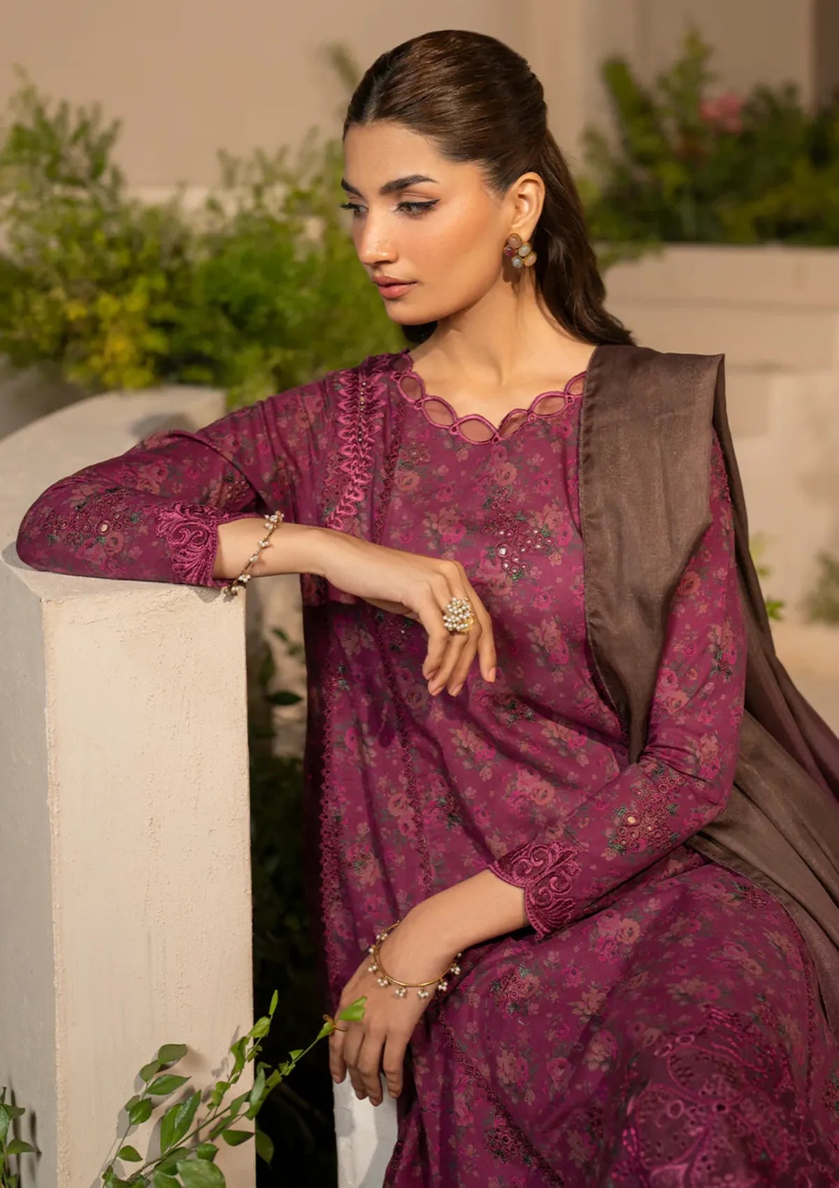 mohsin-saeed-fabrics-affordable-luxury-outfits-for-daily-formal-and-wedding-wear-This-product-is-from-iznik-festive-eid-lawn25-efl-09-is-available-on-Mohsin-saeed-fabrics-website.