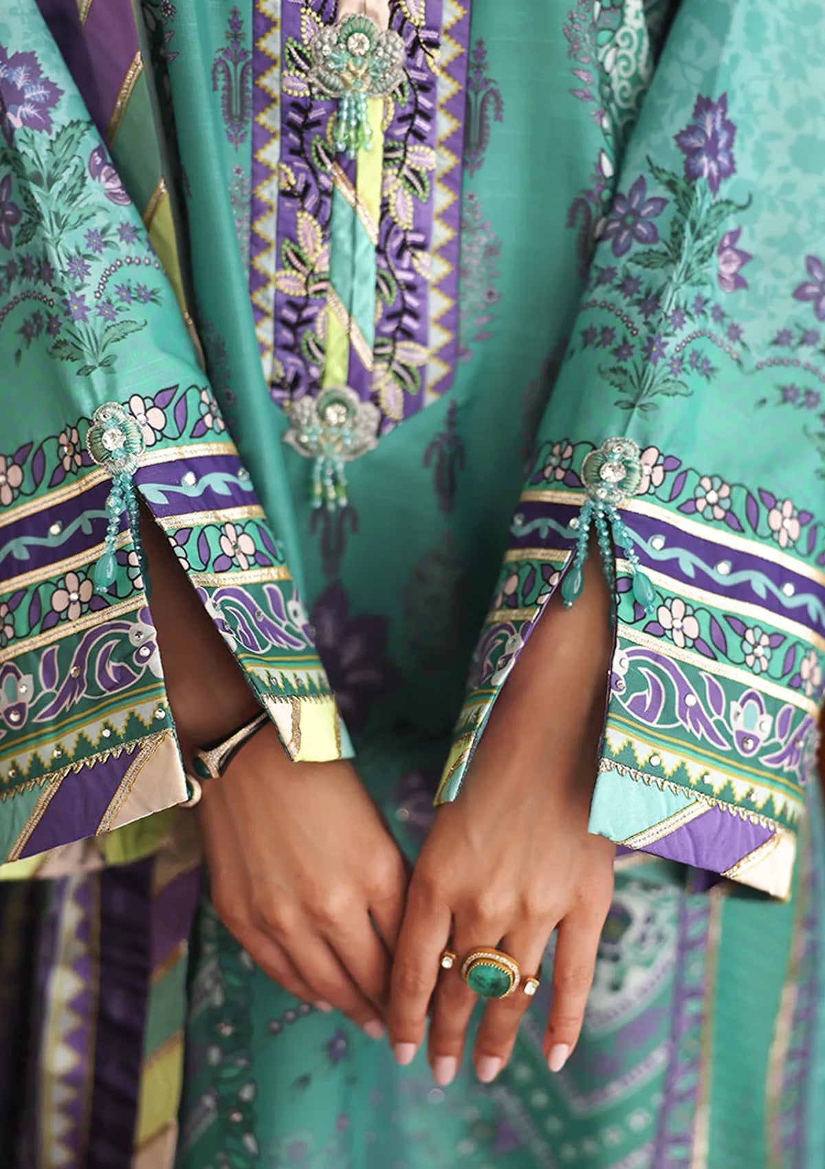 Mushq Nirvana Unapologetically Luxe'26 D-01 Main Character