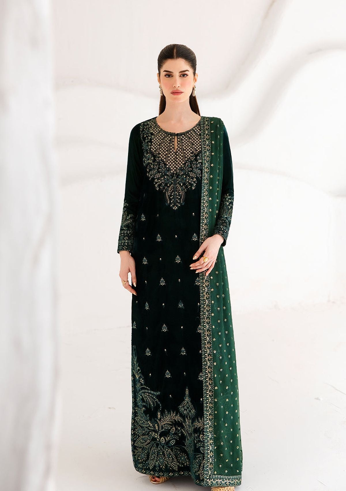 Emaan Adeel The Velvet Affair'26 -AMEROTTE