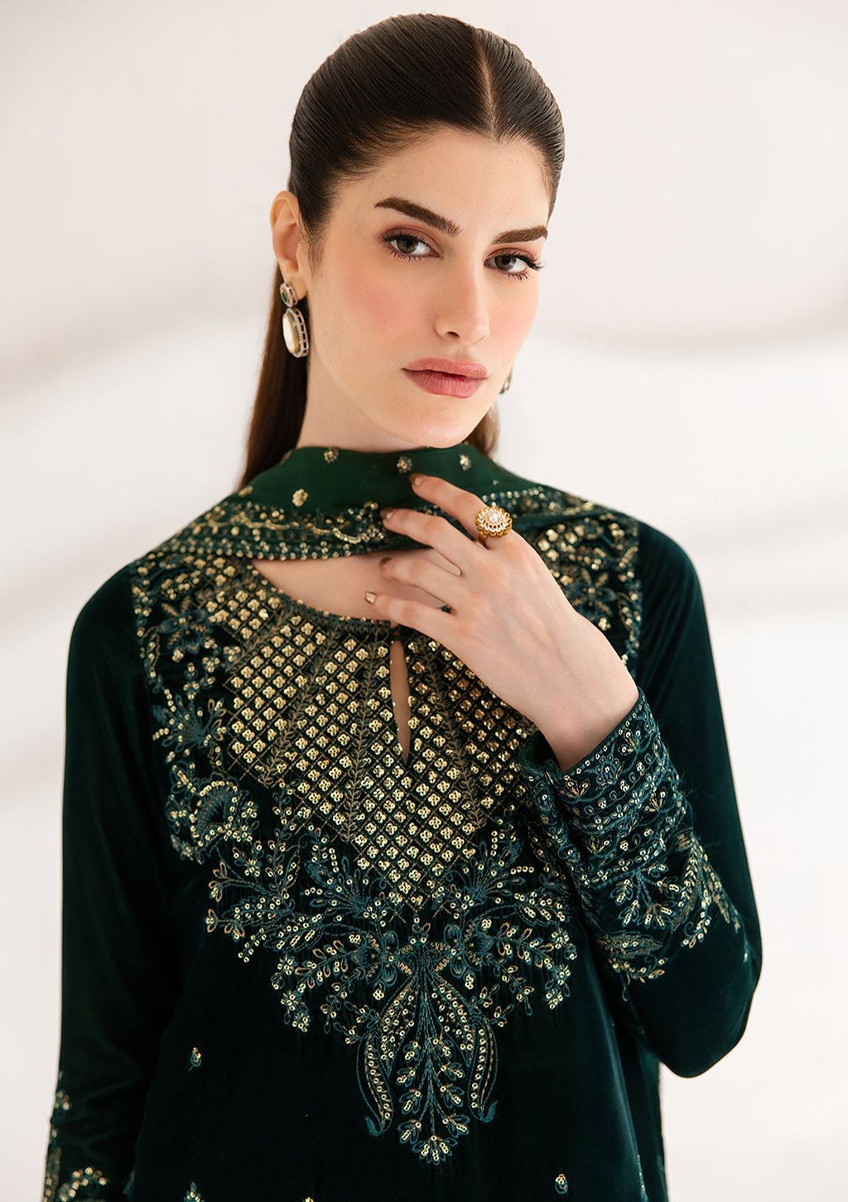 Emaan Adeel The Velvet Affair'26 -AMEROTTE
