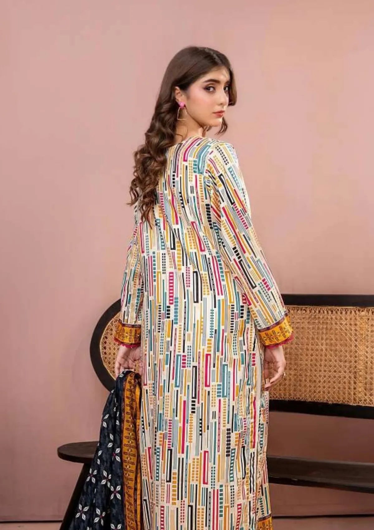 mohsin-saeed-fabrics-is-selling-online-and-in stores-Luxury-daily-wear-wedding-wear-formal-wear-in-budgeted-price-This-product-is-from-zesh-printed-lawn25-drop-27-artical-05-is-available-on-Mohsin-saeed-fabrics-website.