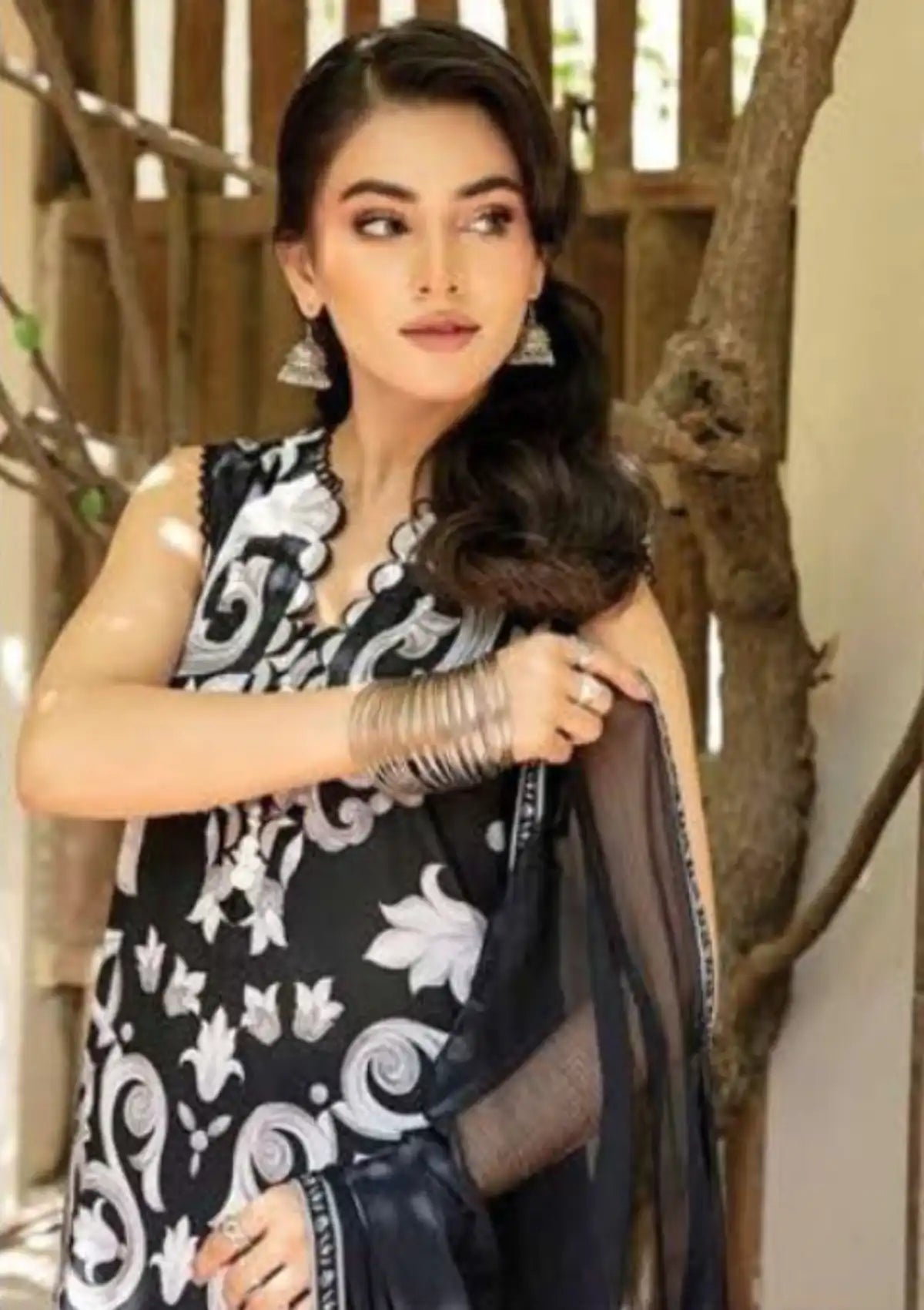 mohsin-saeed-fabrics-designer-daily-wear-formal-and-wedding-suits-within-budget-This-product-is-from-maria-b-m-basic-eid-lawn25-d-4b-is-available-on-Mohsin-saeed-fabrics-website.