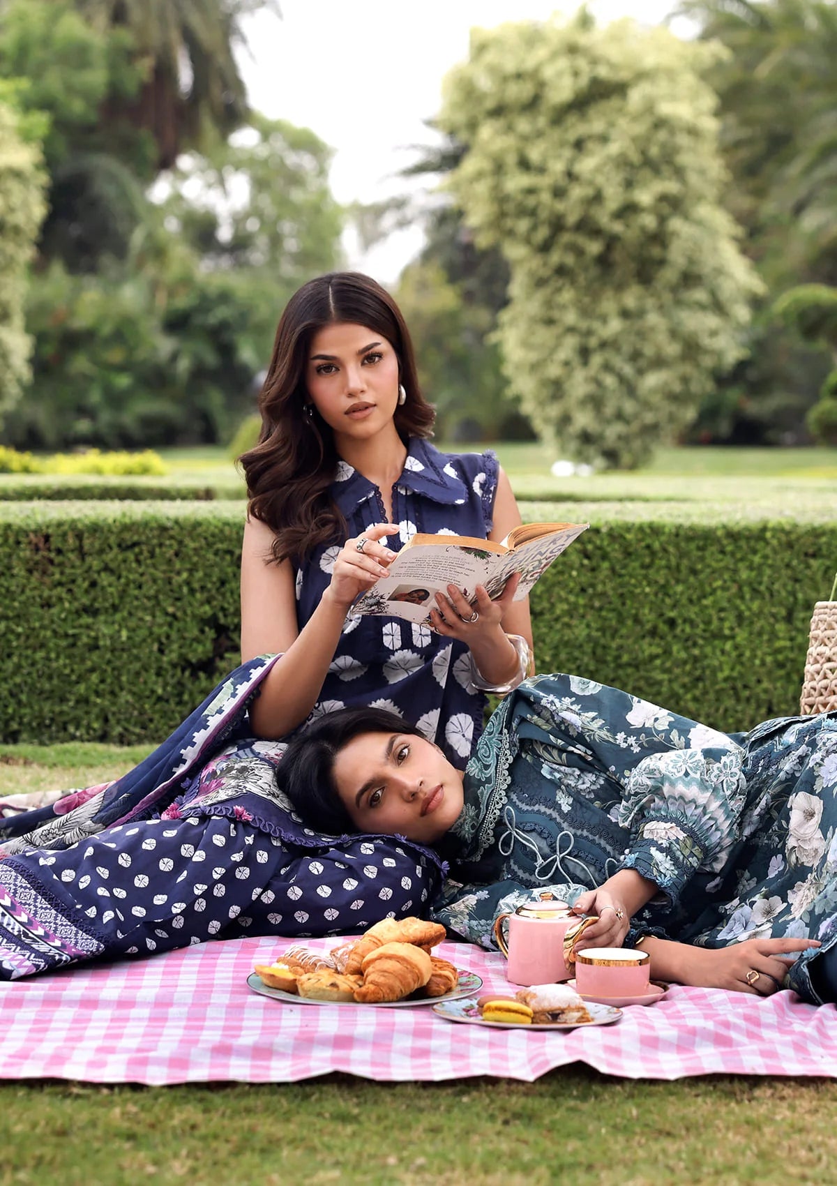 mohsin-saeed-fabrics-is-selling-online-and-in stores-Luxury-daily-wear-wedding-wear-formal-wear-in-budgeted-price-This-product-is-from-elaf-belladore-prints-lawn26-epa-06b-heather is-available-on-Mohsin-saeed-fabrics-website.