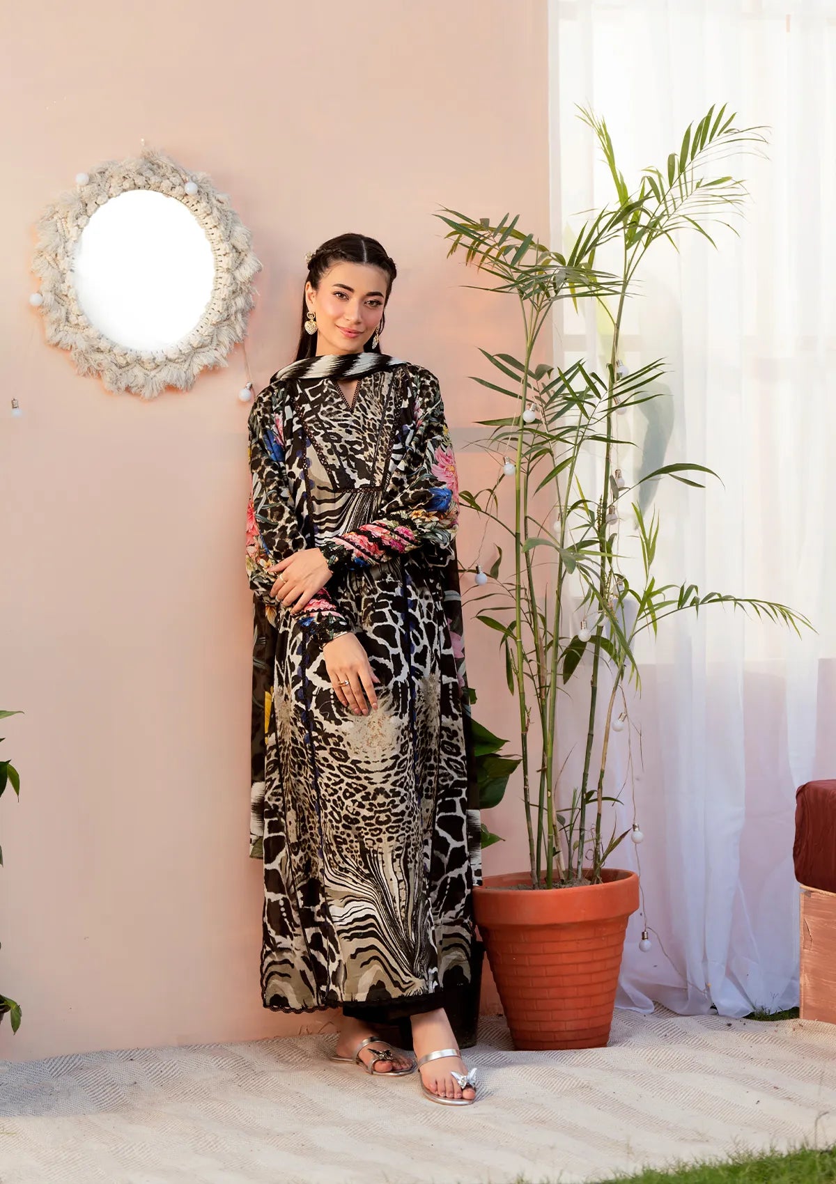 mohsin-saeed-fabrics-designer-daily-wear-formal-and-wedding-suits-within-budget-This-product-is-from-elaf-prints-lawn25-vol-2-eps-4b-noir-essence-is-available-on-Mohsin-saeed-fabrics-website.