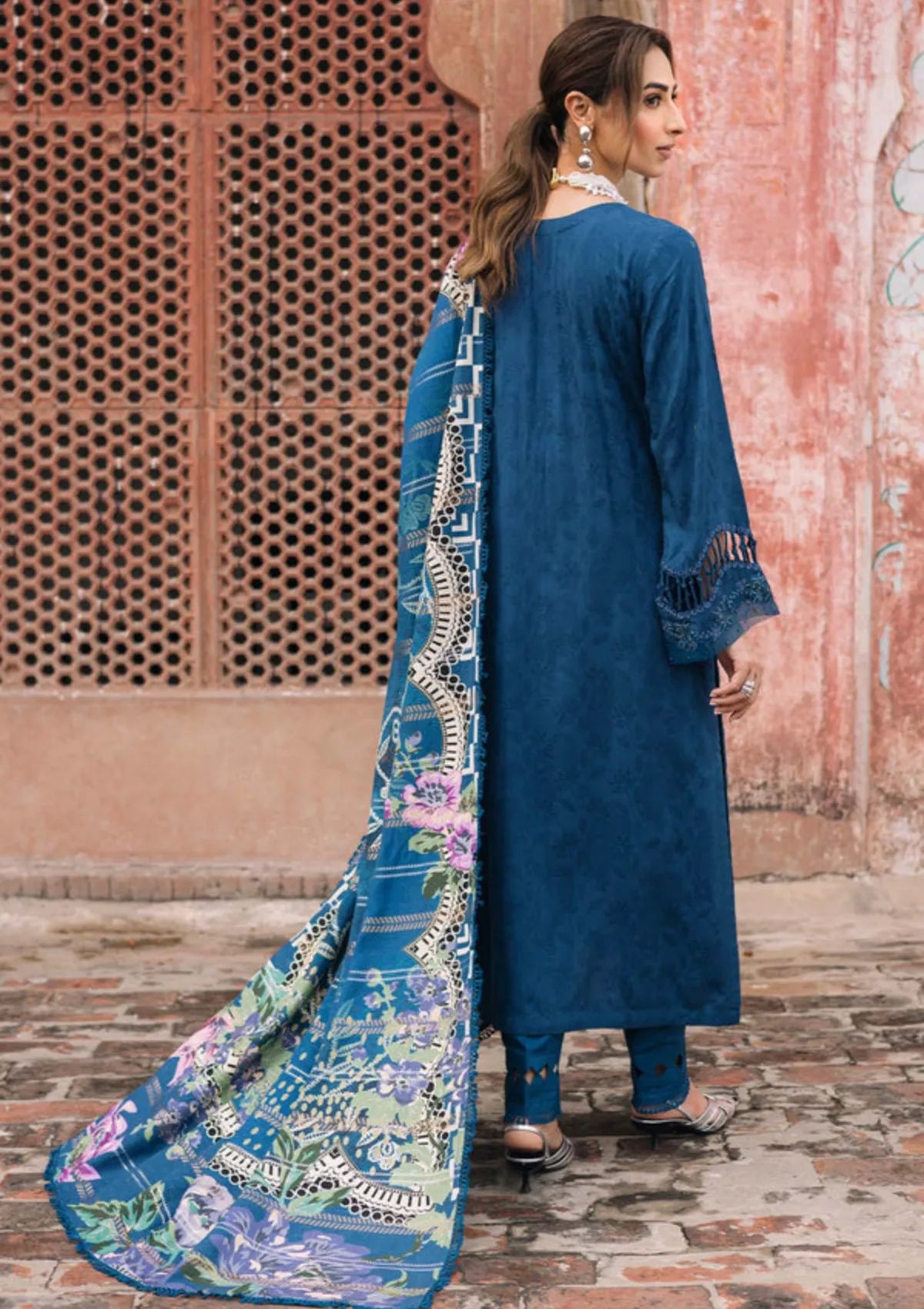 mohsin-saeed-fabrics-luxury-fashion-collection-daily-wear-wedding-and-formal-in-budget-This-product-is-from-nureh-maya-linen25-nw-102-is-available-on-Mohsin-saeed-fabrics-website.