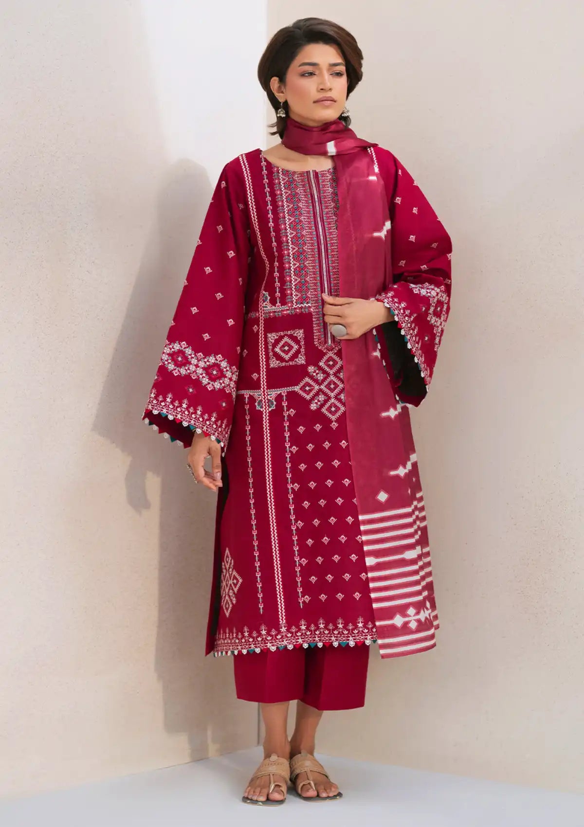 mohsin-saeed-fabrics-luxury-fashion-collection-daily-wear-wedding-and-formal-in-budget-This-product-is-from-bin-ilyas-aaina-summer-edit25-84-a-is-available-on-Mohsin-saeed-fabrics-website.