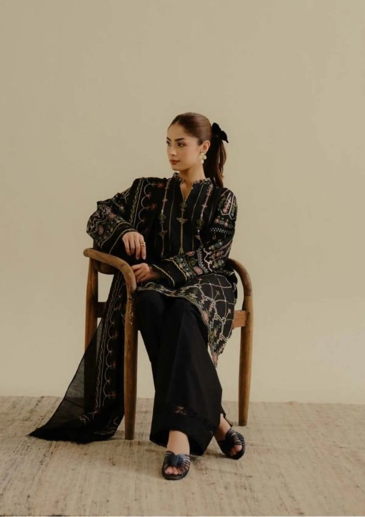 mohsin-saeed-fabrics-affordable-luxury-outfits-for-daily-formal-and-wedding-wear-This-product-is-from-coco-by-zara-shahjahan-lawn-drop-225-d-2a-iris-is-available-on-Mohsin-saeed-fabrics-website.
