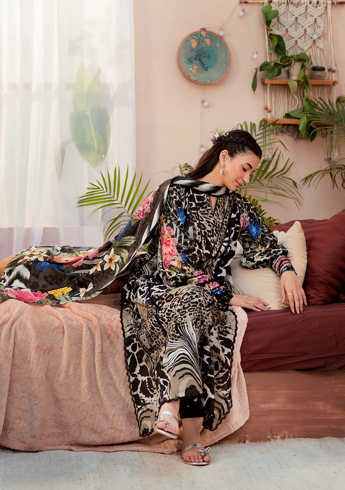 mohsin-saeed-fabrics-designer-daily-wear-formal-and-wedding-suits-within-budget-This-product-is-from-elaf-prints-lawn25-vol-2-eps-4b-noir-essence-is-available-on-Mohsin-saeed-fabrics-website.