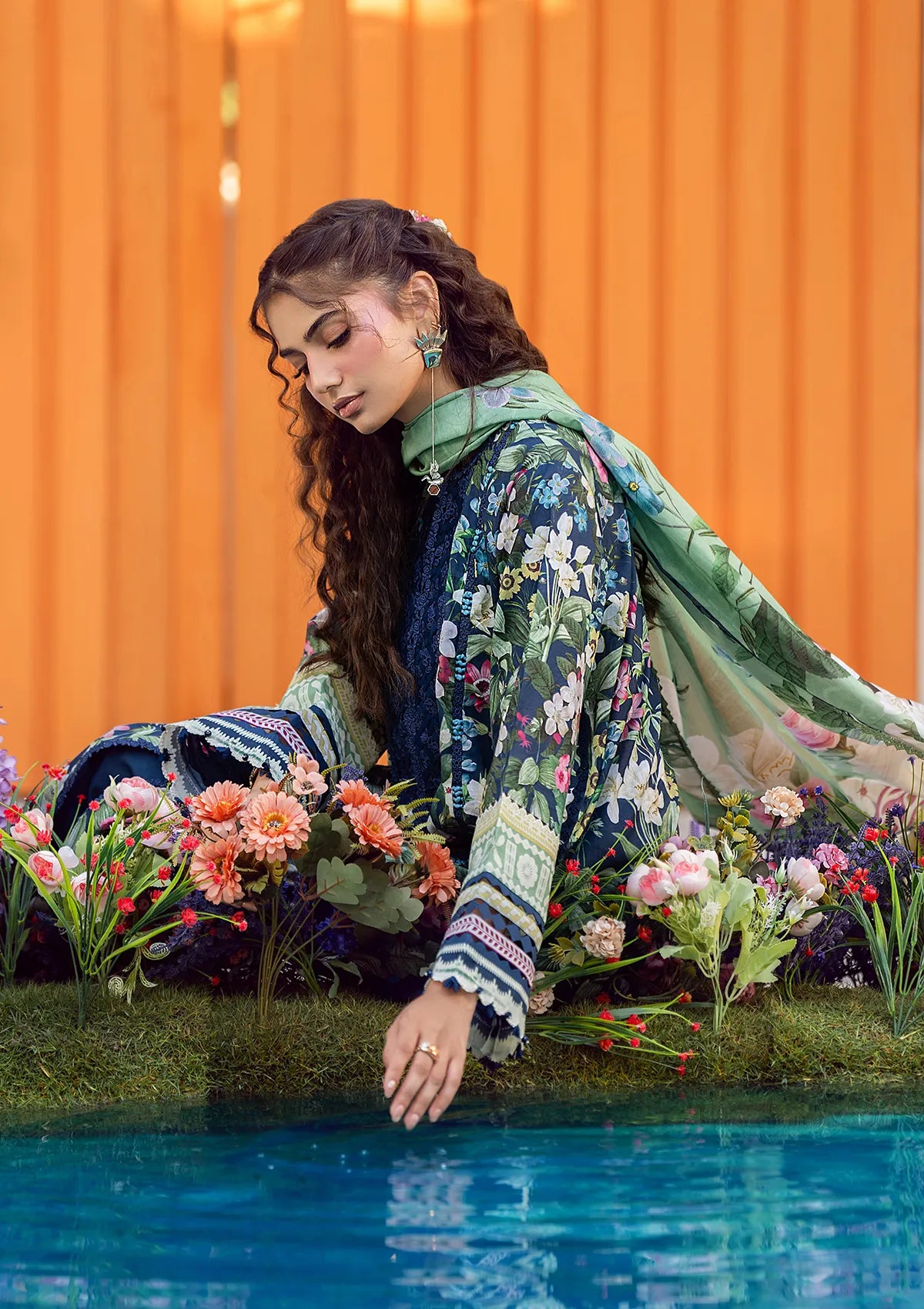 mohsin-saeed-fabrics-designer-daily-wear-formal-and-wedding-suits-within-budget-This-product-is-from-elaf-prints-lawn25-vol-2-eps-1a-meadow-muse-is-available-on-Mohsin-saeed-fabrics-website.