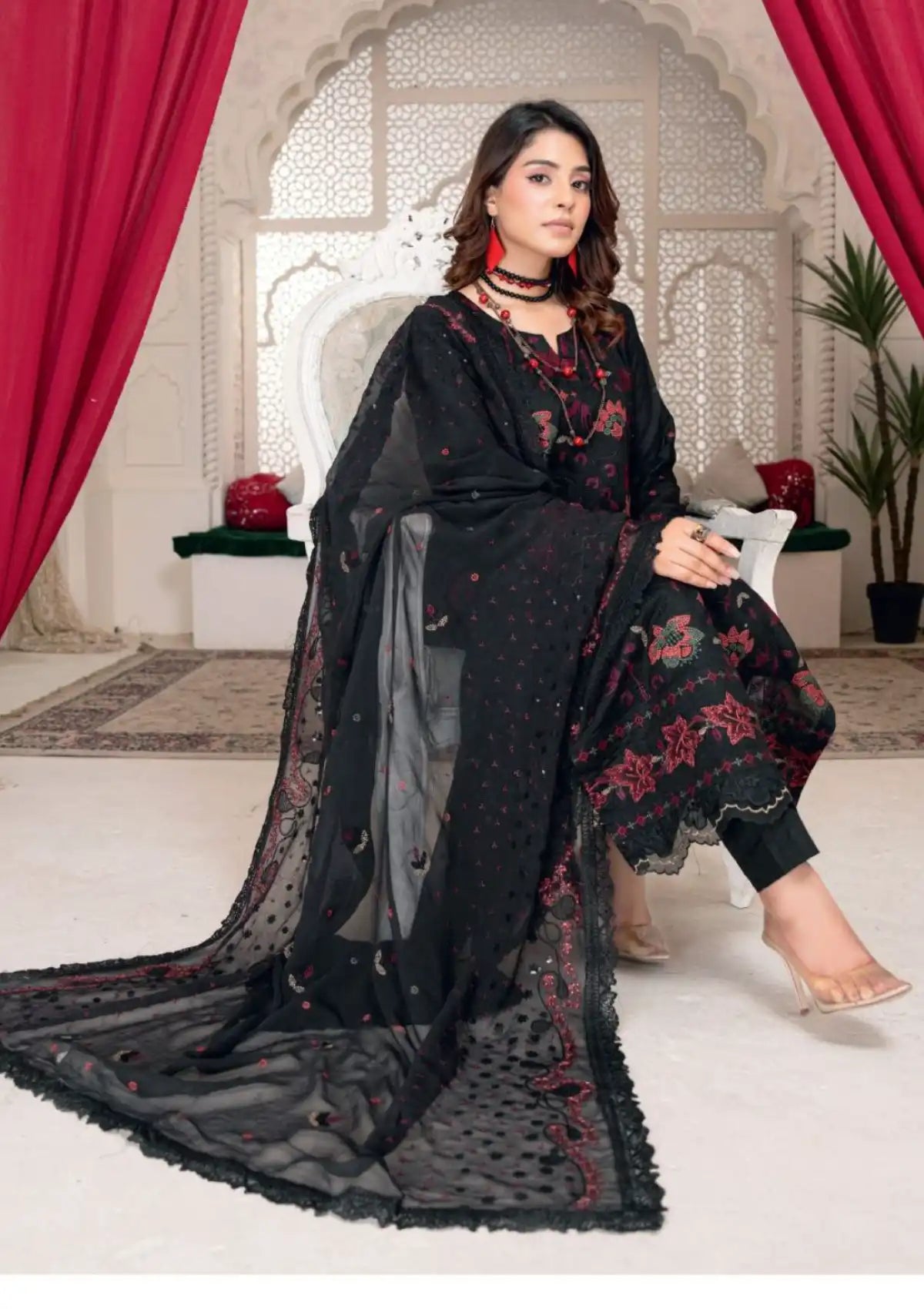 mohsin-saeed-fabrics-is-selling-online-and-in stores-Luxury-daily-wear-wedding-wear-formal-wear-in-budgeted-price-This-product-is-from-riaz-arts-dastak-luxury-lawn25-d-03-is-available-on-Mohsin-saeed-fabrics-website.