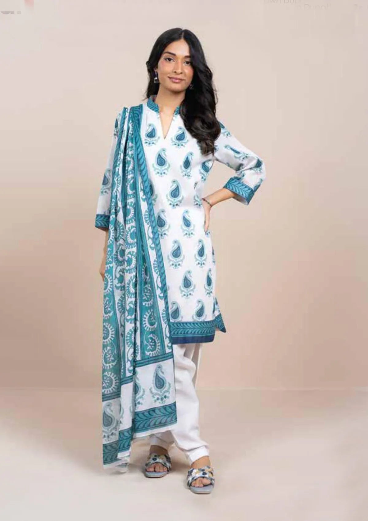mohsin-saeed-fabrics-is-selling-online-and-in stores-Luxury-daily-wear-wedding-wear-formal-wear-in-budgeted-price-This-product-is-from-alkaram-printed-lawn25-msb25-58-white-is-available-on-Mohsin-saeed-fabrics-website.