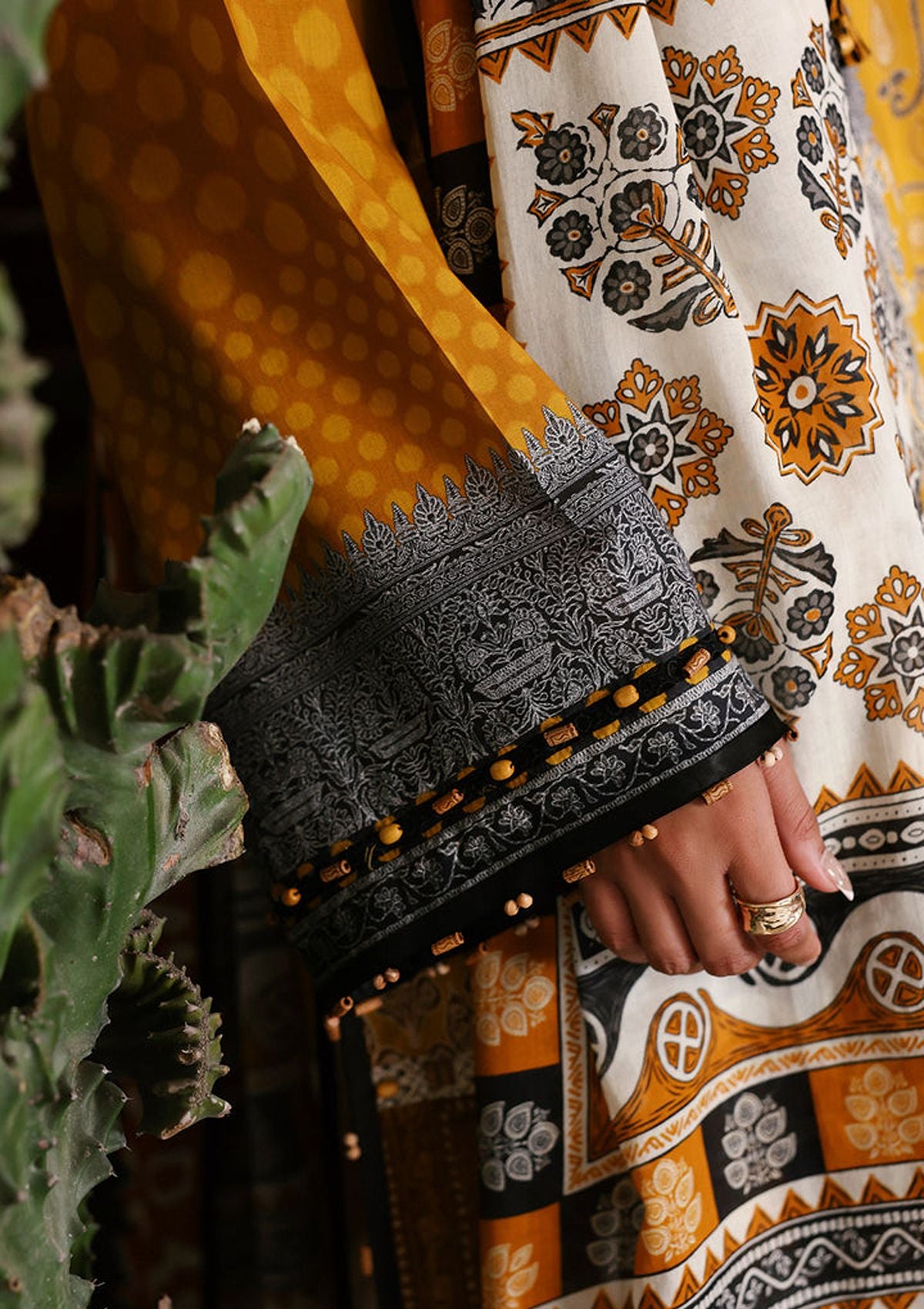 Zaha Amaya Printed Lawn'26 APL-02 ZIVA