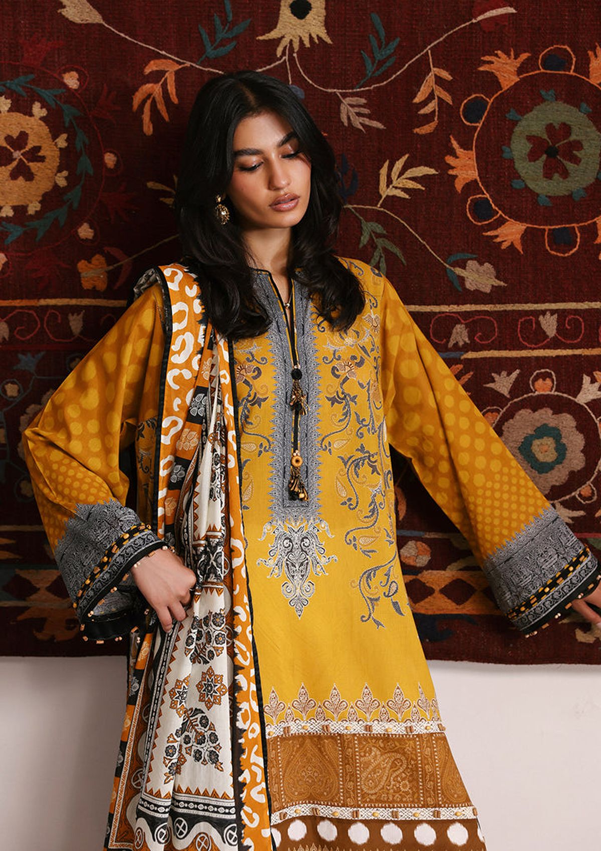 Zaha Amaya Printed Lawn'26 APL-02 ZIVA