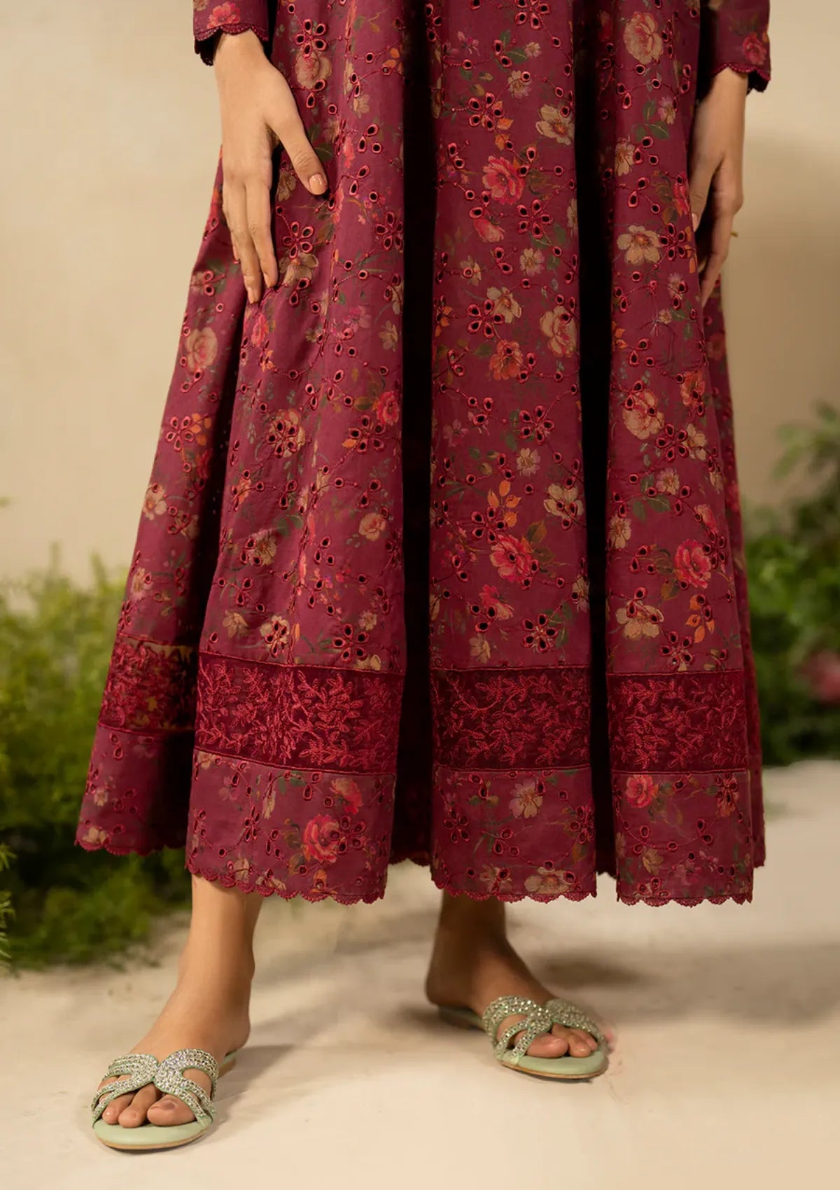 mohsin-saeed-fabrics-affordable-luxury-outfits-for-daily-formal-and-wedding-wear-This-product-is-from-iznik-festive-eid-lawn25-efl-10-is-available-on-Mohsin-saeed-fabrics-website.