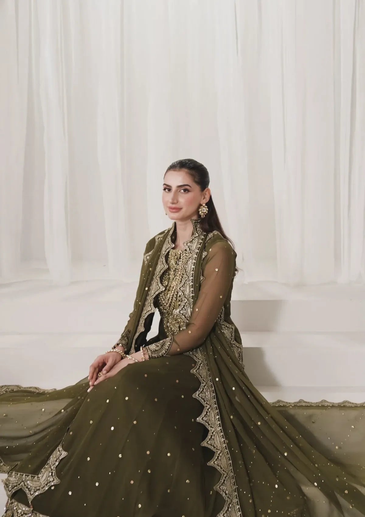 mohsin-saeed-fabrics-is-selling-online-and-in stores-Luxury-daily-wear-wedding-wear-formal-wear-in-budgeted-price-This-product-is-from-alizeh-reena25-af-hm-4051-rekha-is-available-on-Mohsin-saeed-fabrics-website.