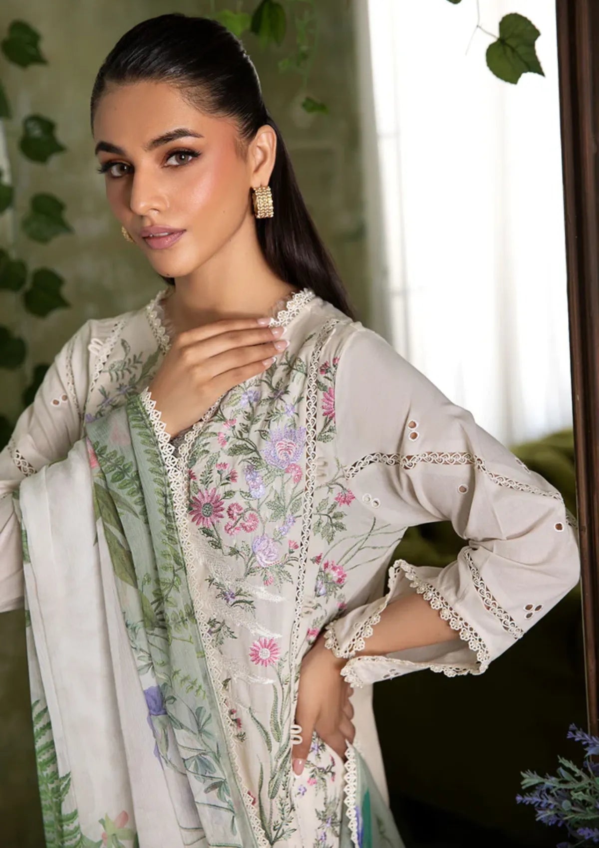 mohsin-saeed-fabrics-is-selling-online-and-in stores-Luxury-daily-wear-wedding-wear-formal-wear-in-budgeted-price-This-product-is-from-sobia-nazir-vital-vol-2-lawn25-d-9a-is-available-on-Mohsin-saeed-fabrics-website.