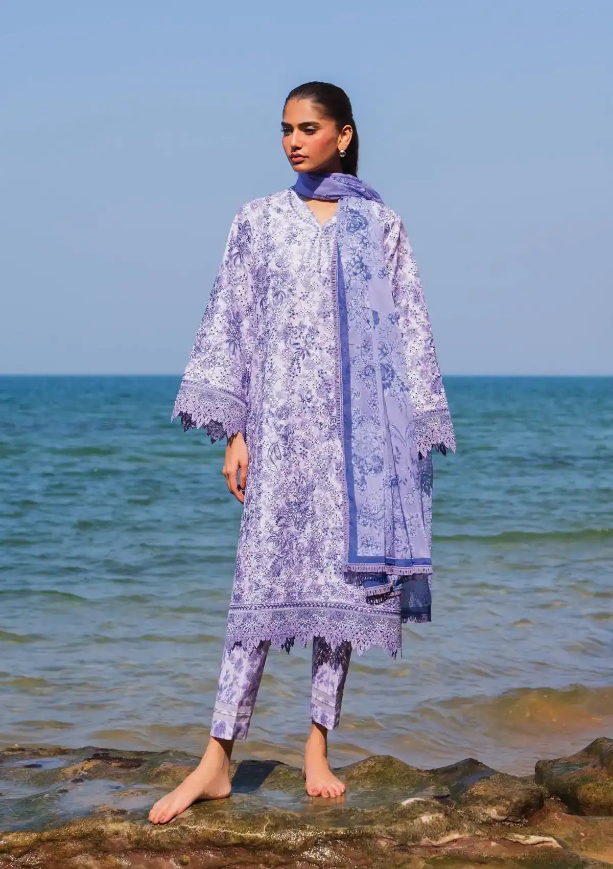 mohsin-saeed-fabrics-is-selling-online-and-in stores-Luxury-daily-wear-wedding-wear-formal-wear-in-budgeted-price-This-product-is-from-afrozeh-endless-summer-lawn25-al-25-v6-06-verve-is-available-on-Mohsin-saeed-fabrics-website.