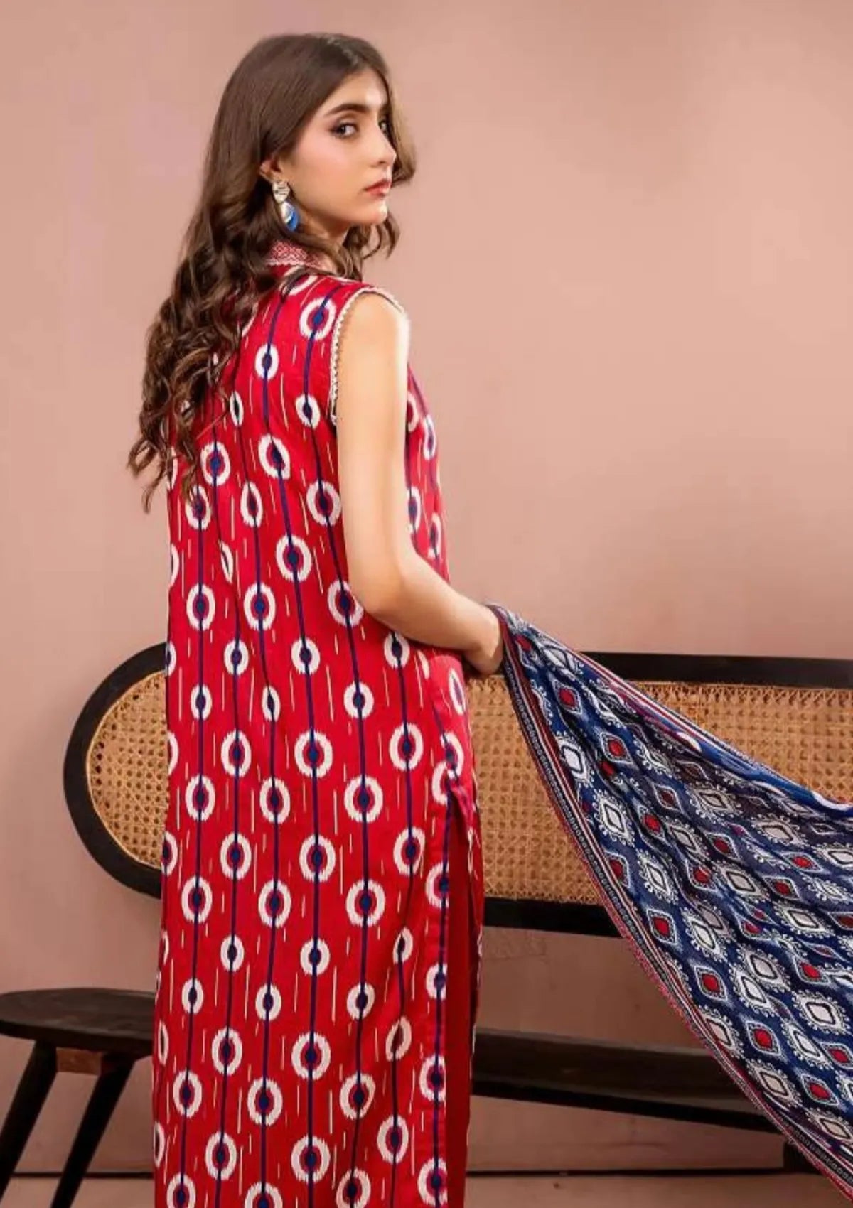 mohsin-saeed-fabrics-is-selling-online-and-in stores-Luxury-daily-wear-wedding-wear-formal-wear-in-budgeted-price-This-product-is-from-zesh-printed-lawn25-drop-27-artical-03-is-available-on-Mohsin-saeed-fabrics-website.