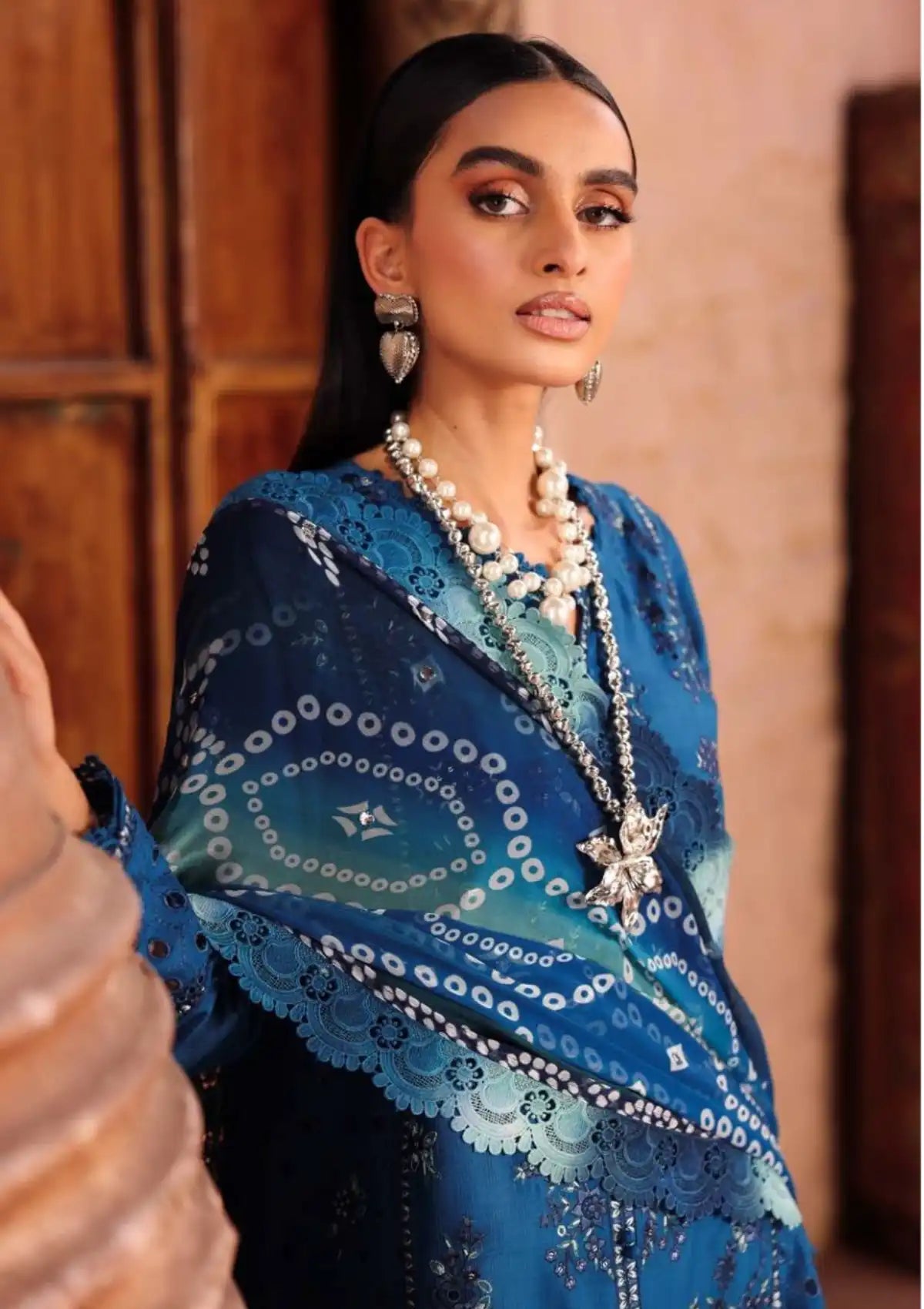 mohsin-saeed-fabrics-is-selling-online-and-in stores-Luxury-daily-wear-wedding-wear-formal-wear-in-budgeted-price-This-product-is-from-nureh-bazaar-chikankari-lawn25-ne-160-is-available-on-Mohsin-saeed-fabrics-website.
