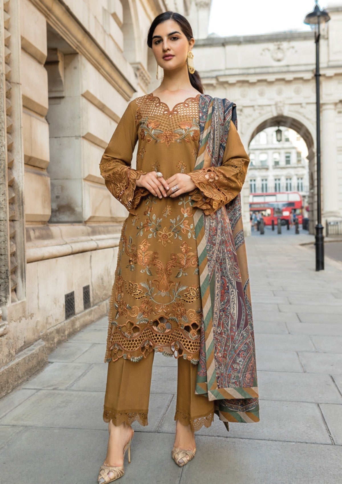 Rang Rasiya Carnation Shawl Edit'24 RRSE-03