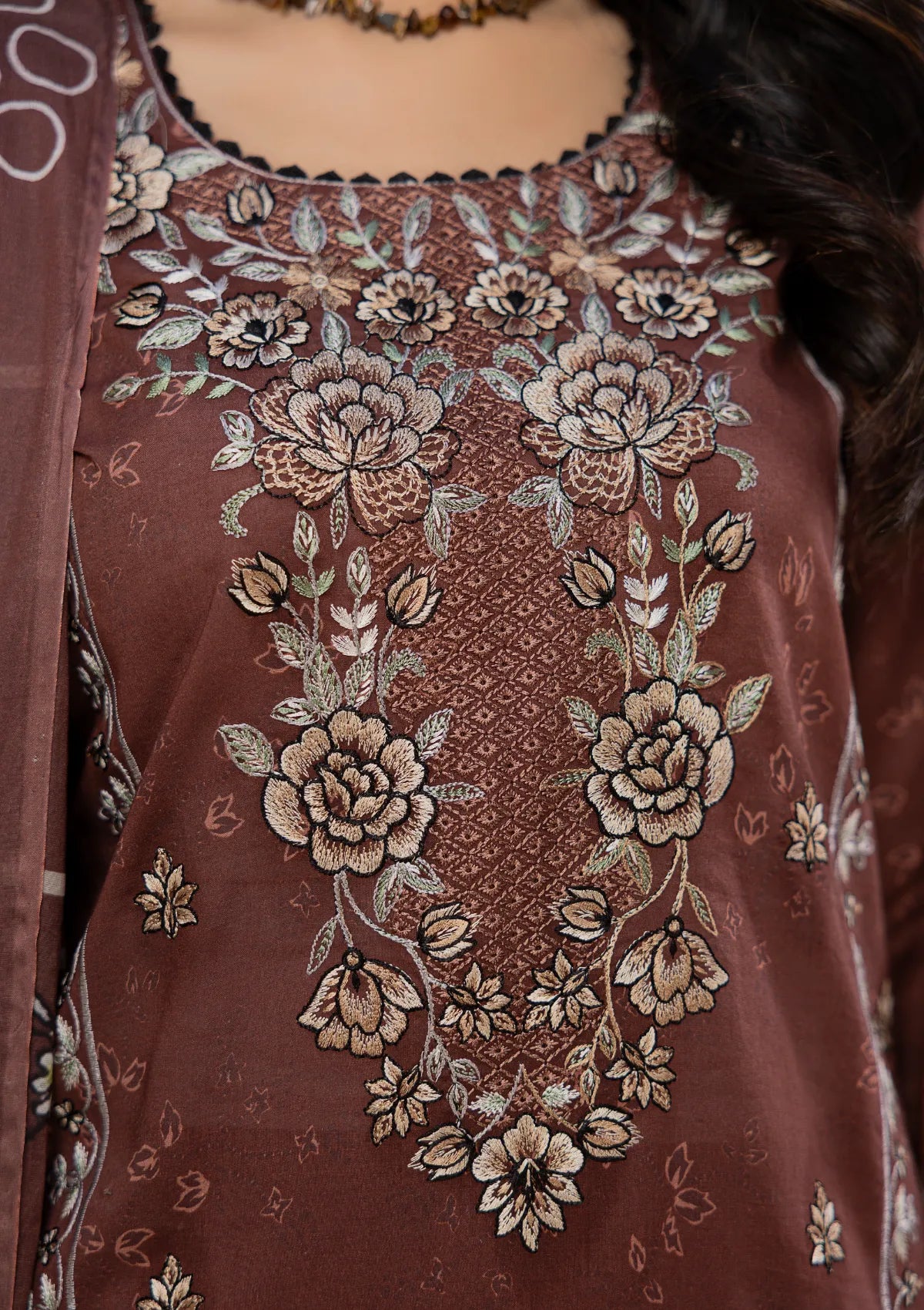 Waresha Noore Luxe Lawn'26 NL-04 Sahar Elan