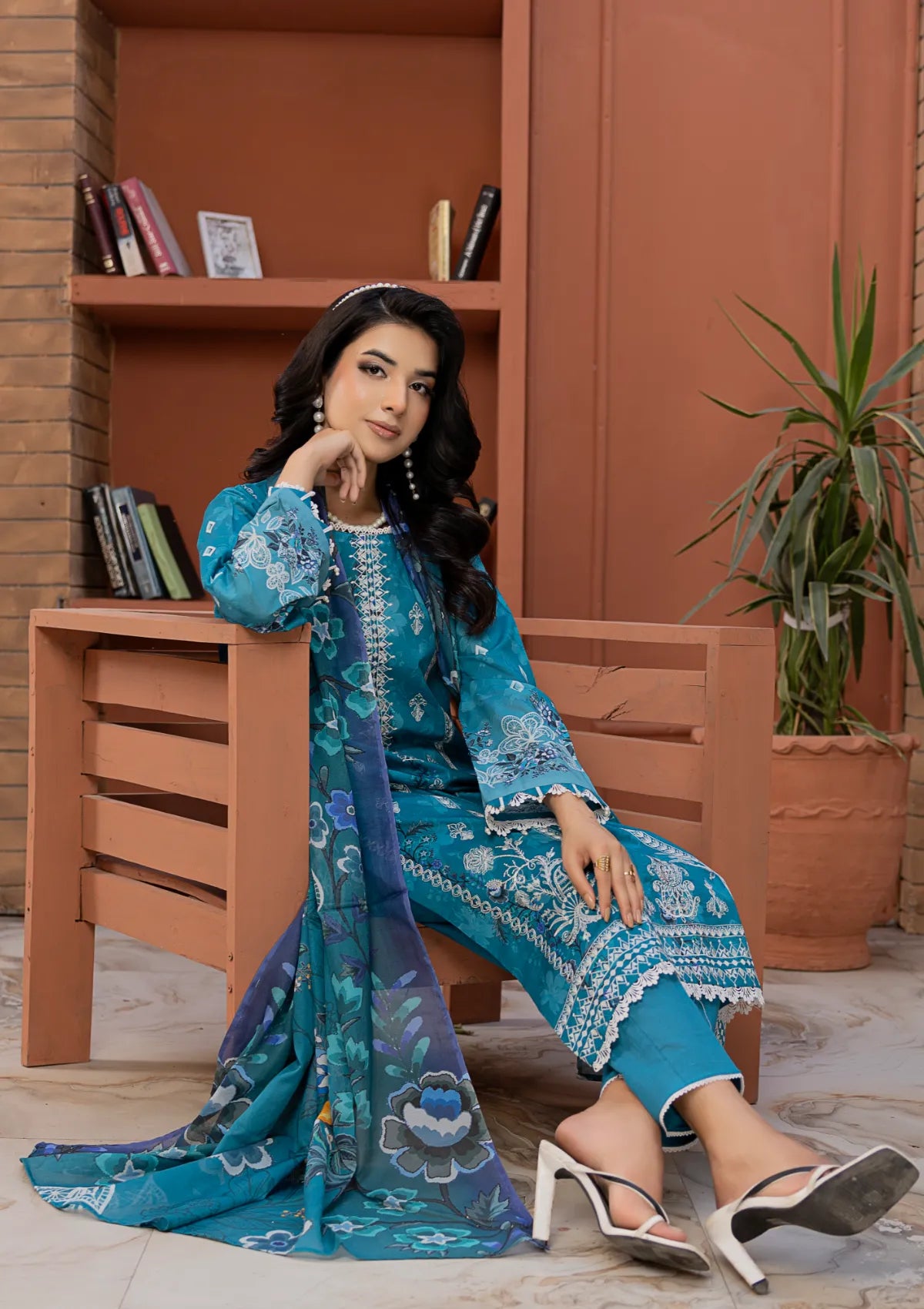 Waresha Noore Luxe Lawn'26 NL-04 Sahar Elan