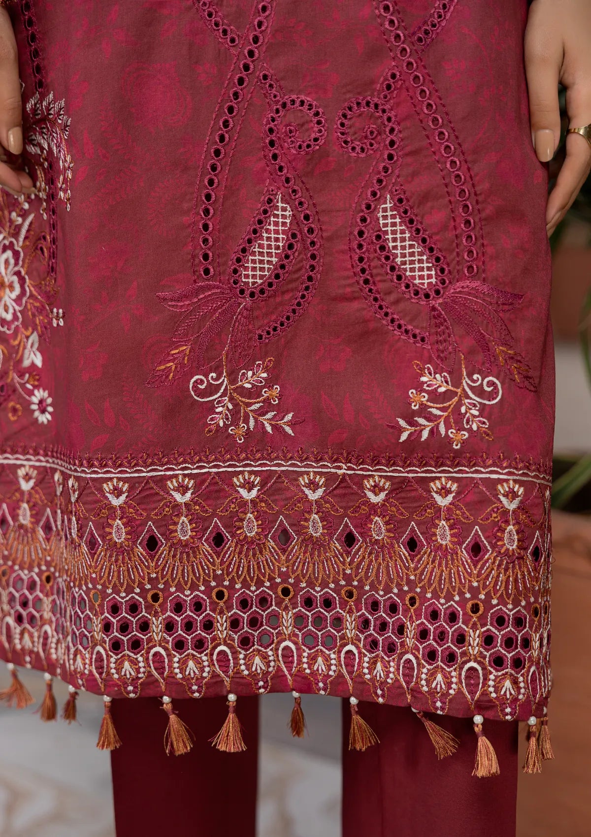 Waresha Noore Luxe Lawn'26 NL-07 Zarminay Luxe