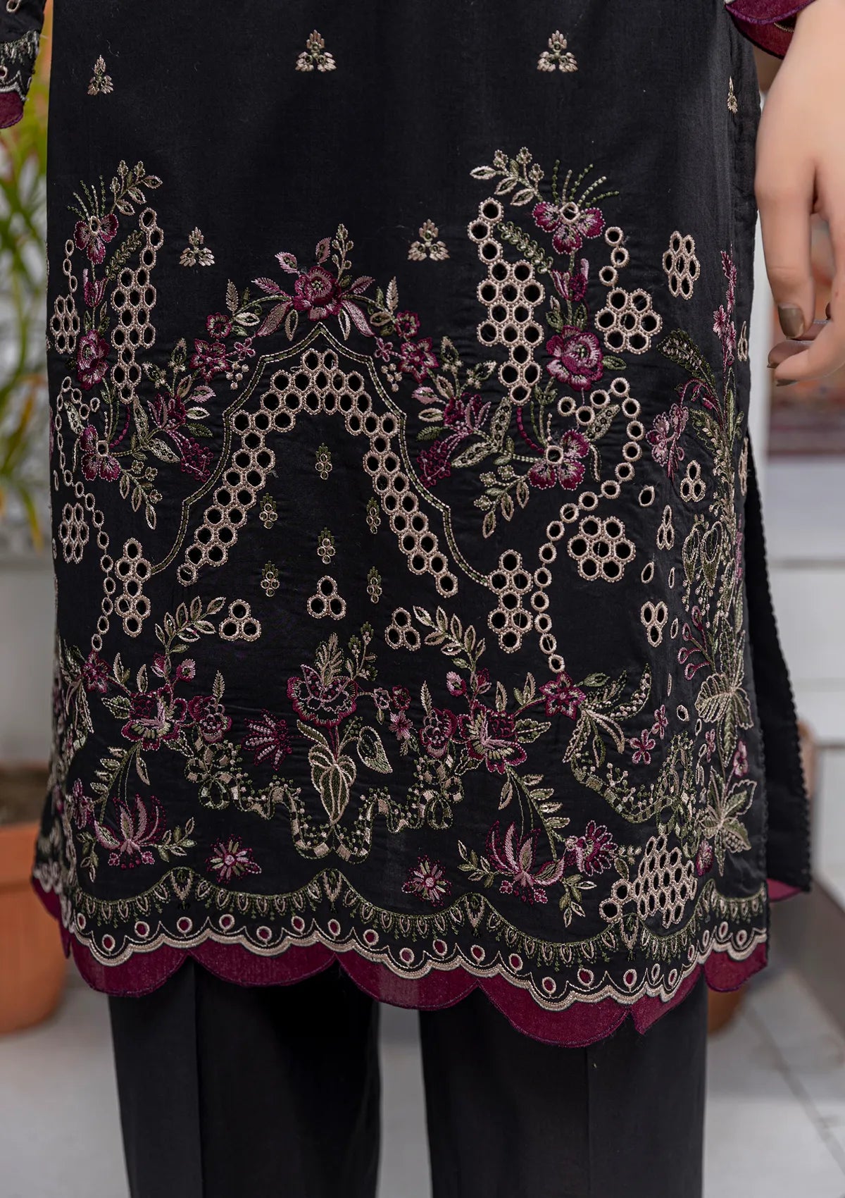 Waresha Lush Essence Lawn'26 LE-06 MIDNIGHT MAJESTY