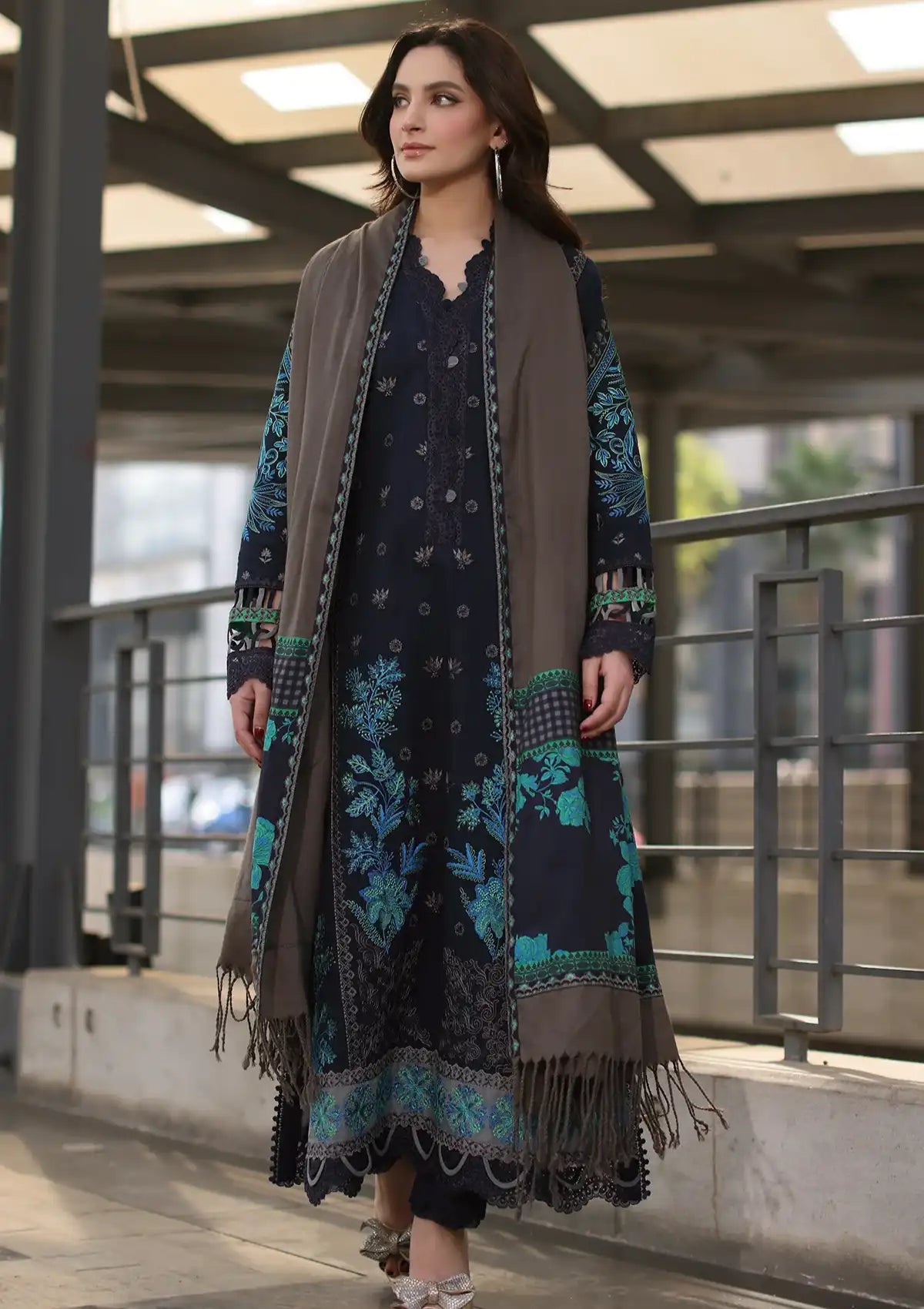 Charizma Naranji Emb Khaddar'24 Vol-01 CNW4-04