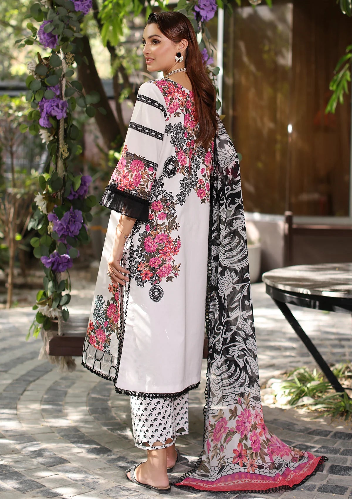 Charizma C-Print Vol-01'25 CP5-05 Mohsin Saeed Fabrics Charizma C-Print Vol-01'25 CP5-05 Mohsin Saeed Fabrics