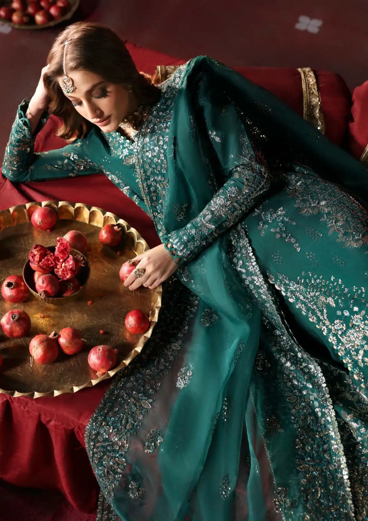 mohsin-saeed-fabrics-designer-daily-wear-formal-and-wedding-suits-within-budget-This-product-is-from-afrozeh-divani-the-silk-edit25-d-04-shahnisa-is-available-on-Mohsin-saeed-fabrics-website.