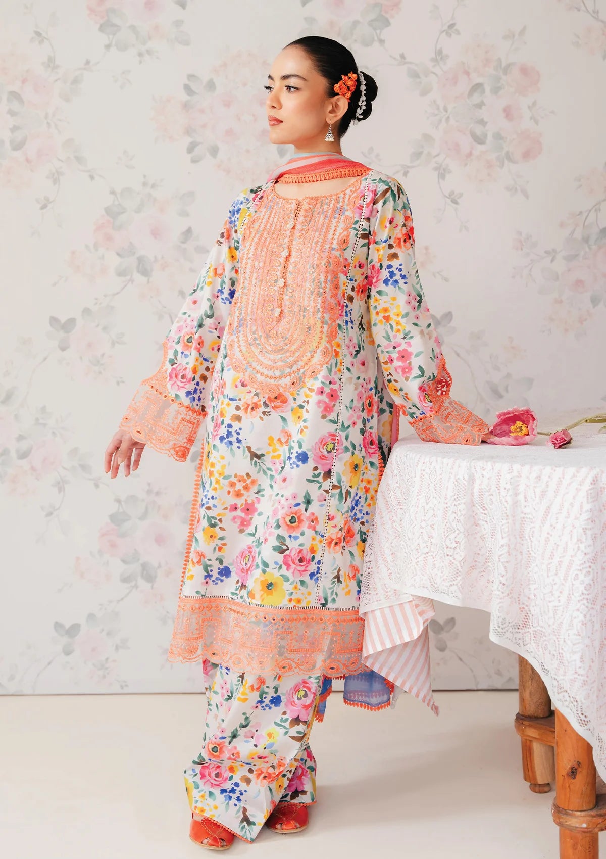 Afrozeh The Floral Charm Lawn'24 AL-06