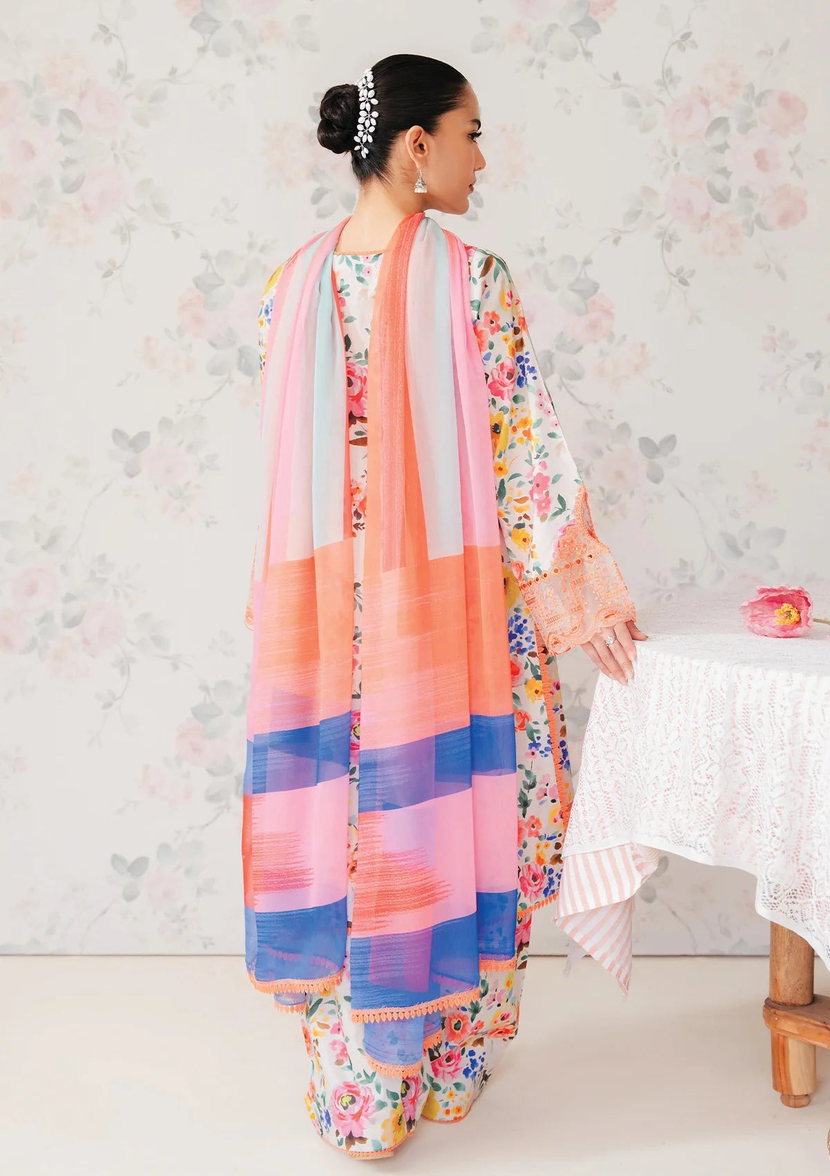 Afrozeh The Floral Charm Lawn'24 AL-06