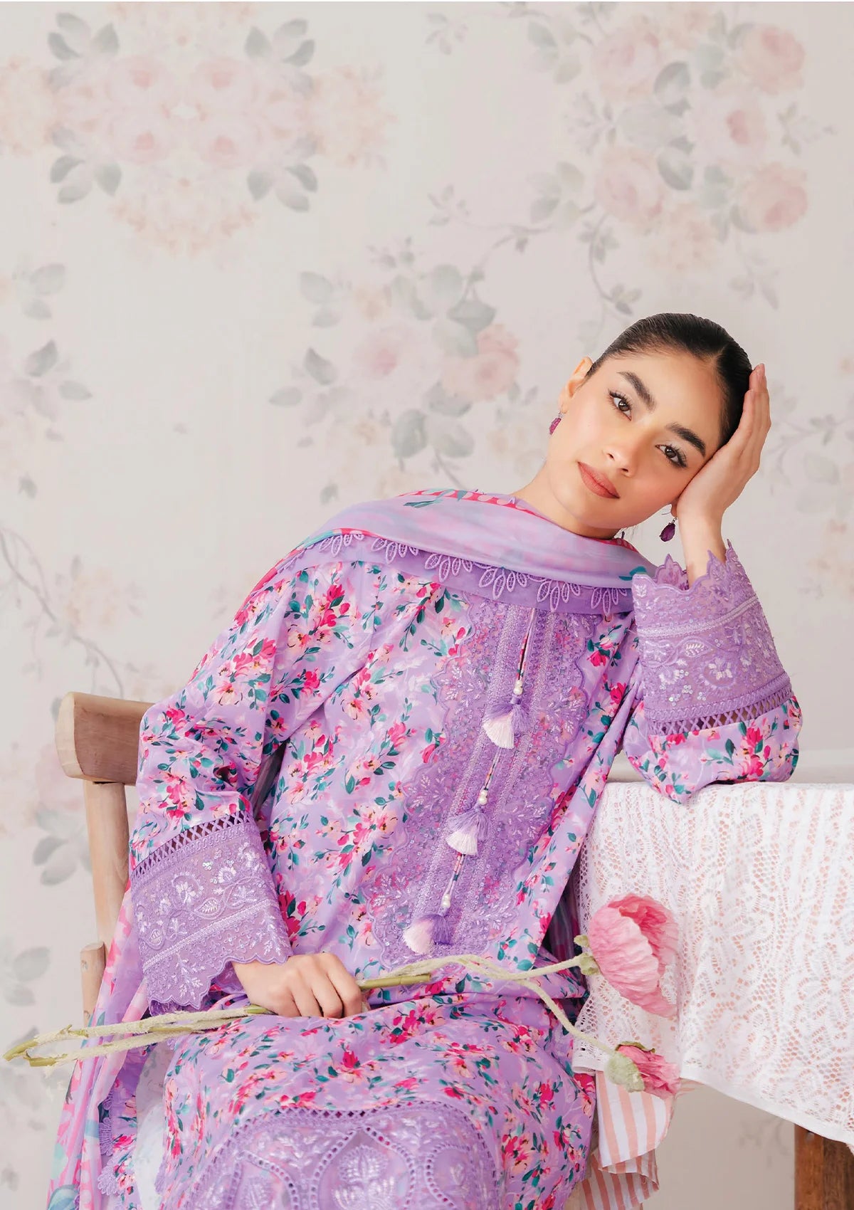 Afrozeh The Floral Charm Lawn'24 AL-09