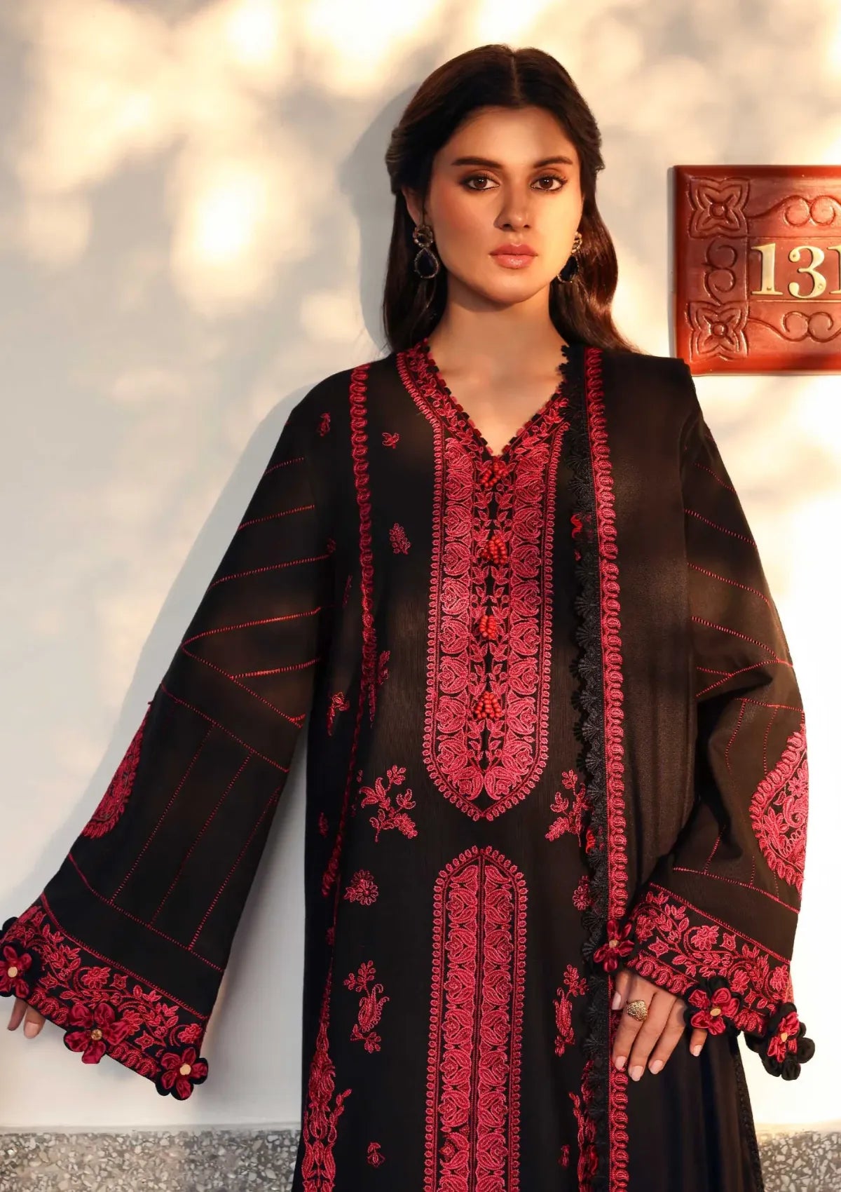 Republic Amaris Luxury Shawl'25 D-05 Almira