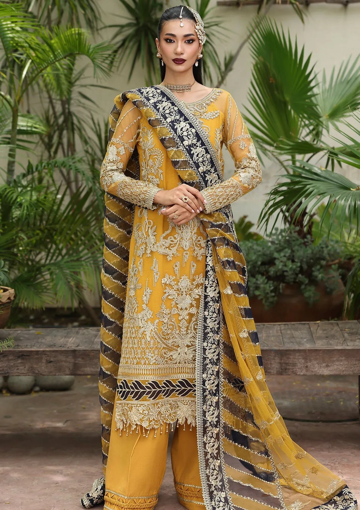 mohsin-saeed-fabrics-affordable-luxury-outfits-for-daily-formal-and-wedding-wear-This-product-is-from-imrozia-saiyara-luxury-farmals25-d-230-zareha-is-available-on-Mohsin-saeed-fabrics-website.