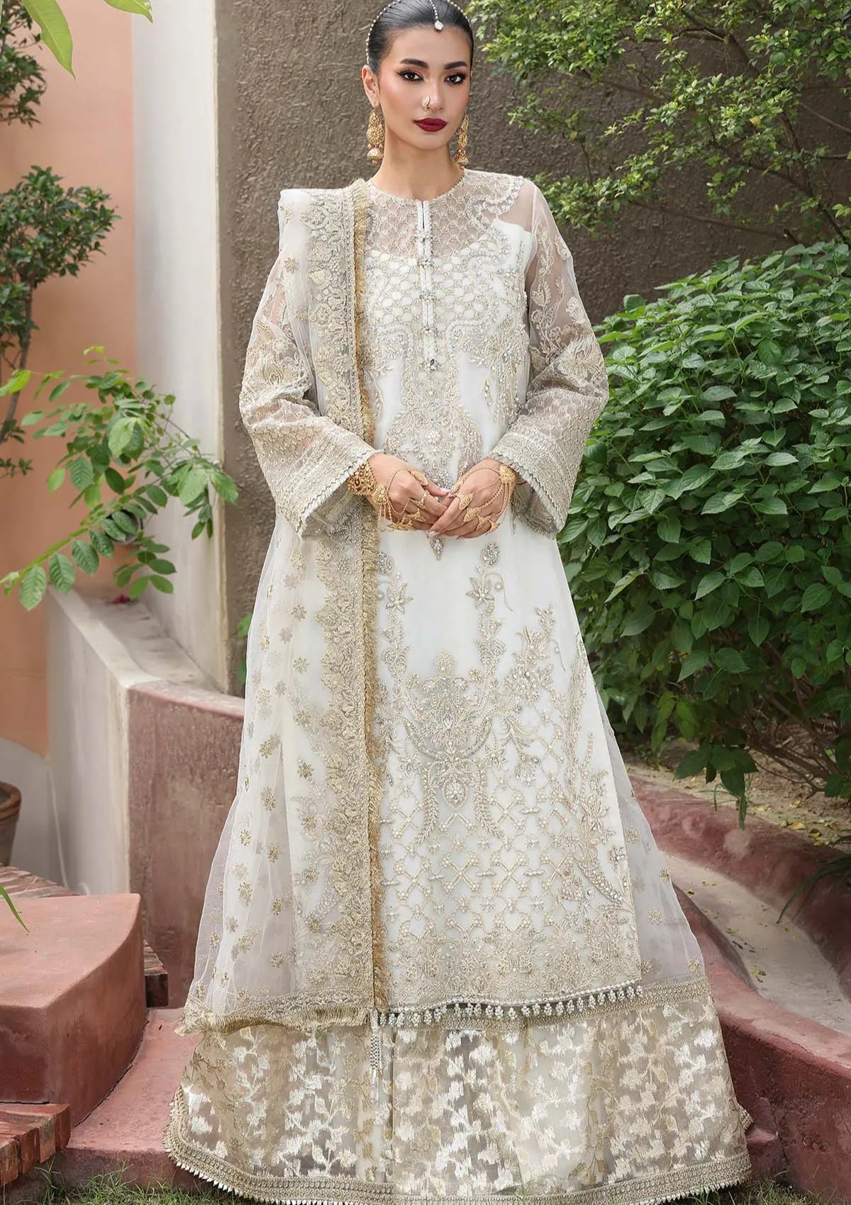 mohsin-saeed-fabrics-affordable-luxury-outfits-for-daily-formal-and-wedding-wear-This-product-is-from-imrozia-saiyara-luxury-farmals25-d-236-liyana-is-available-on-Mohsin-saeed-fabrics-website.