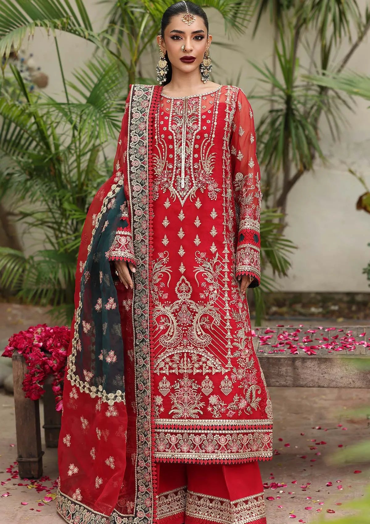mohsin-saeed-fabrics-affordable-luxury-outfits-for-daily-formal-and-wedding-wear-This-product-is-from-imrozia-saiyara-luxury-farmals25-d-231-sarosh-is-available-on-Mohsin-saeed-fabrics-website.