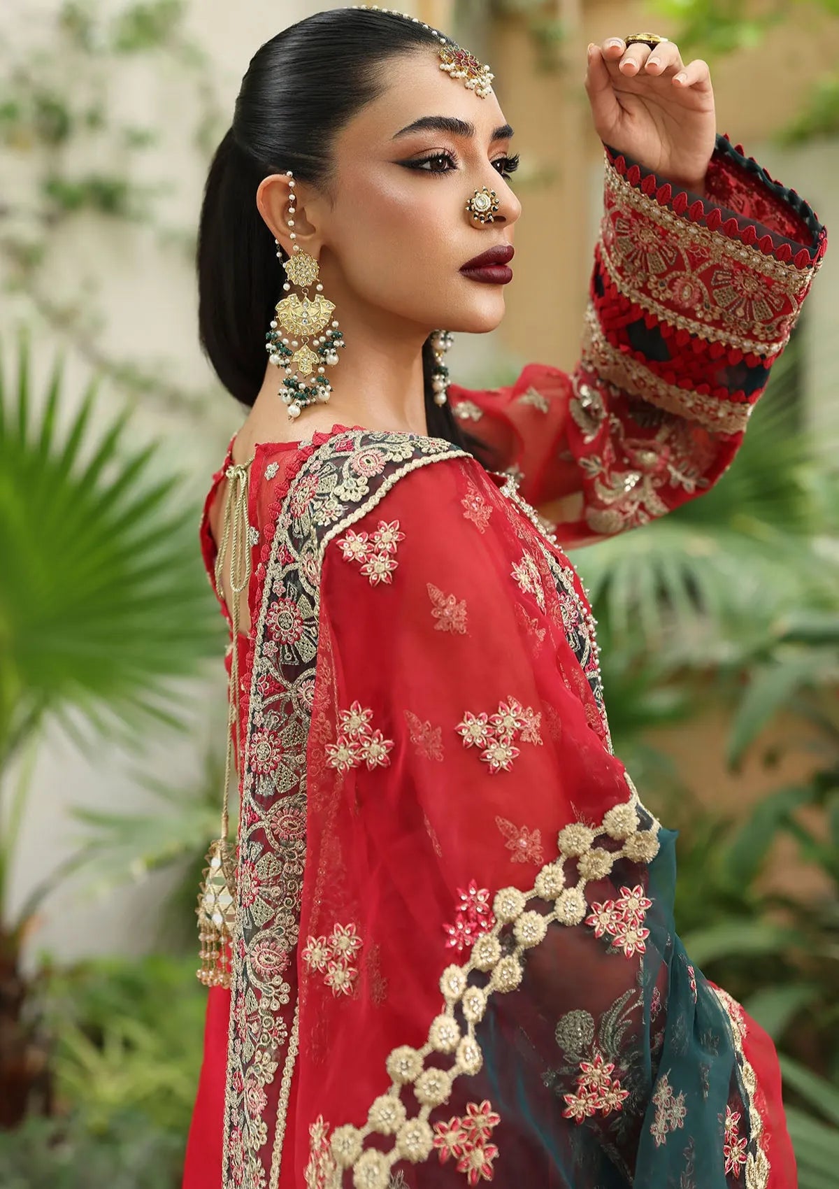 mohsin-saeed-fabrics-affordable-luxury-outfits-for-daily-formal-and-wedding-wear-This-product-is-from-imrozia-saiyara-luxury-farmals25-d-231-sarosh-is-available-on-Mohsin-saeed-fabrics-website.